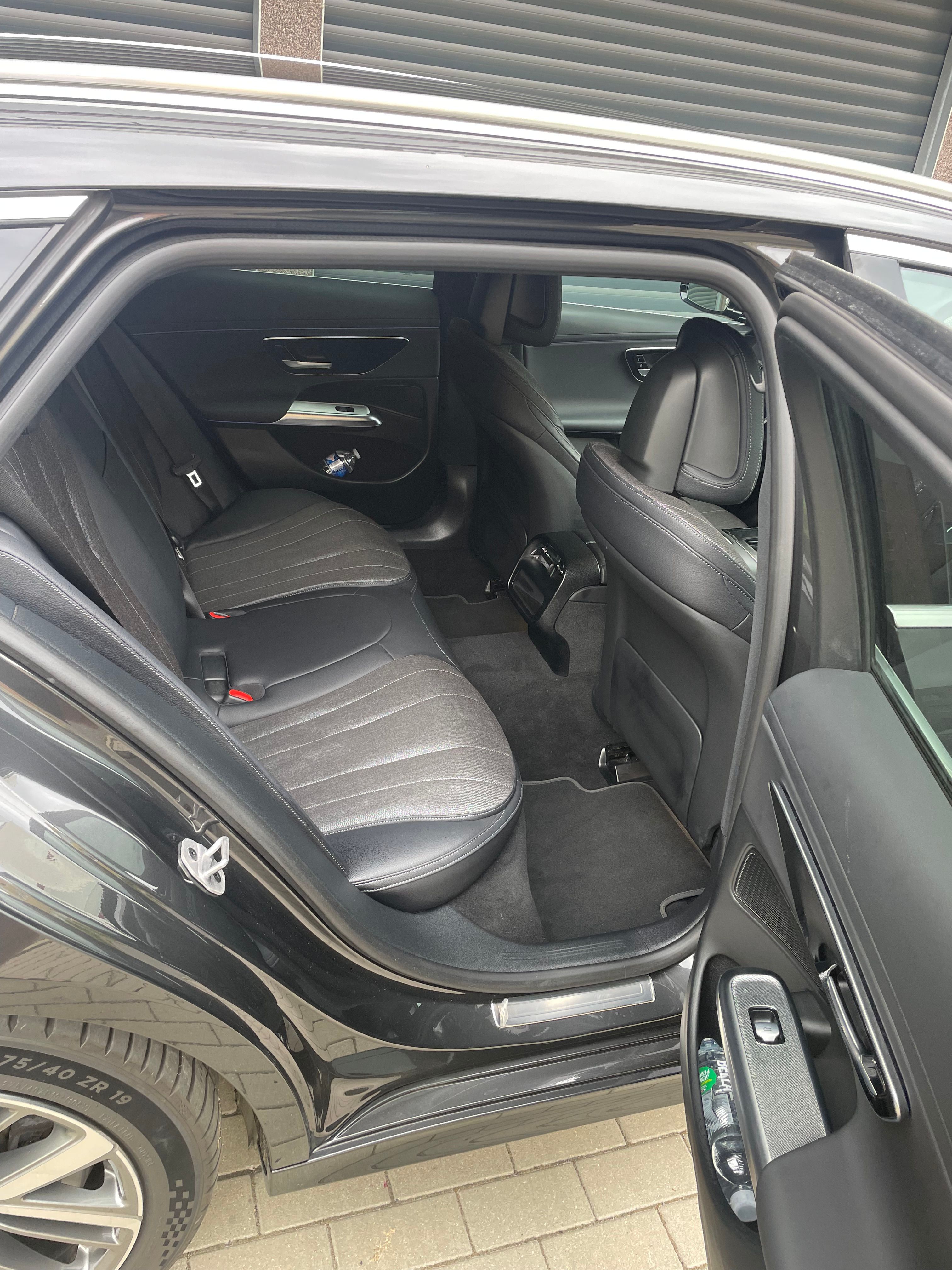 Mercedes-Benz Třídy E, E300E model 2024 - fotka 5