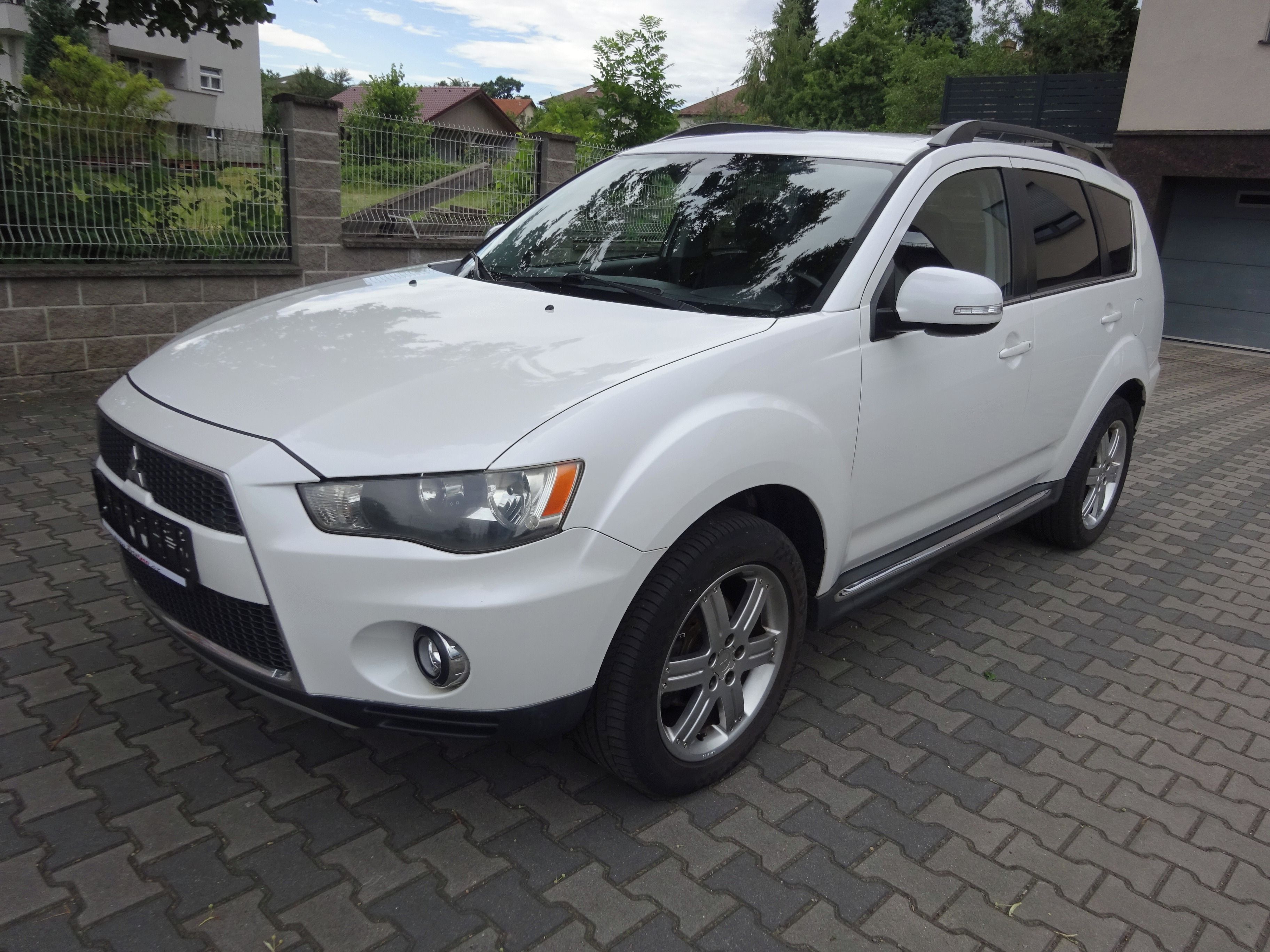 Mitsubishi Outlander, 2.2DI-D130kW.Servis Mitsubishi - fotka 3