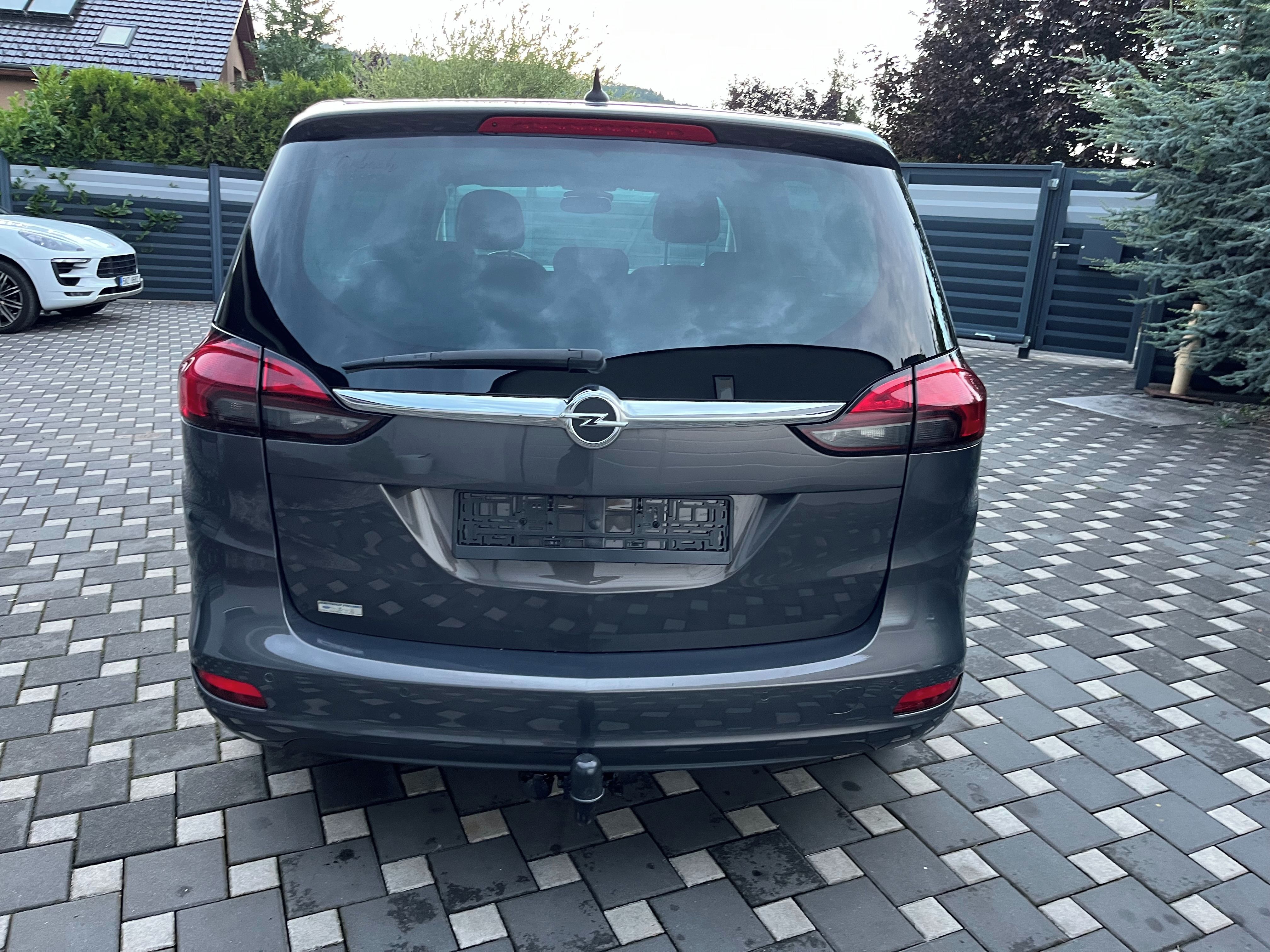 Opel Zafira, Tourer 1.4 turbo 103kw 7 míst - fotka 6