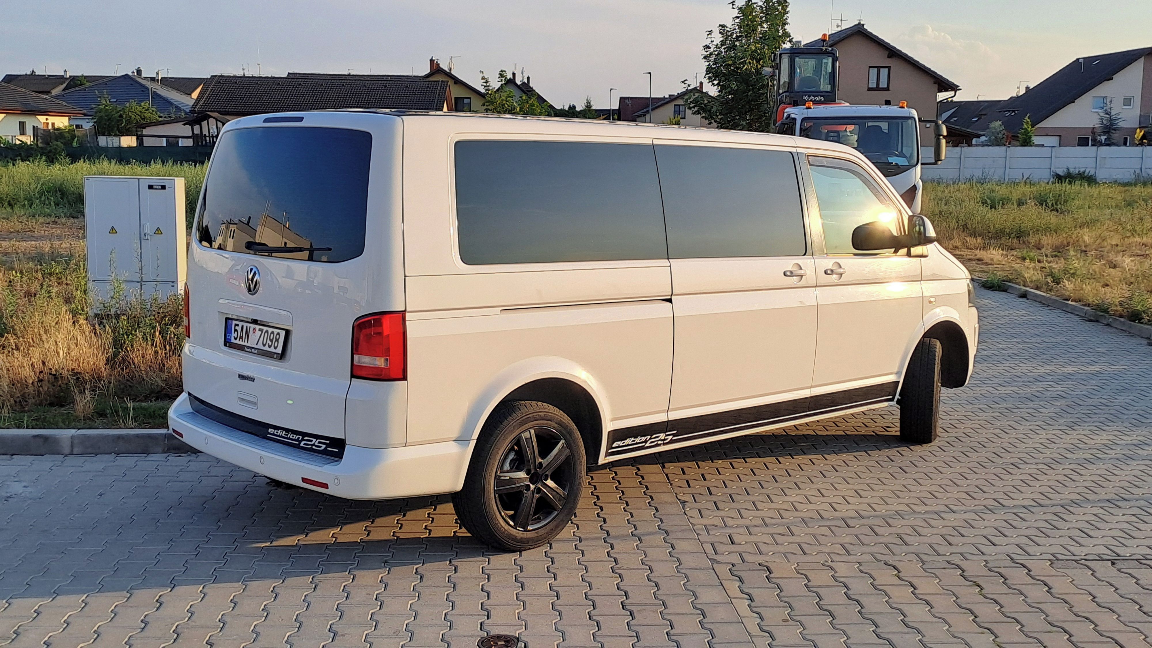 Volkswagen Multivan - fotka 4