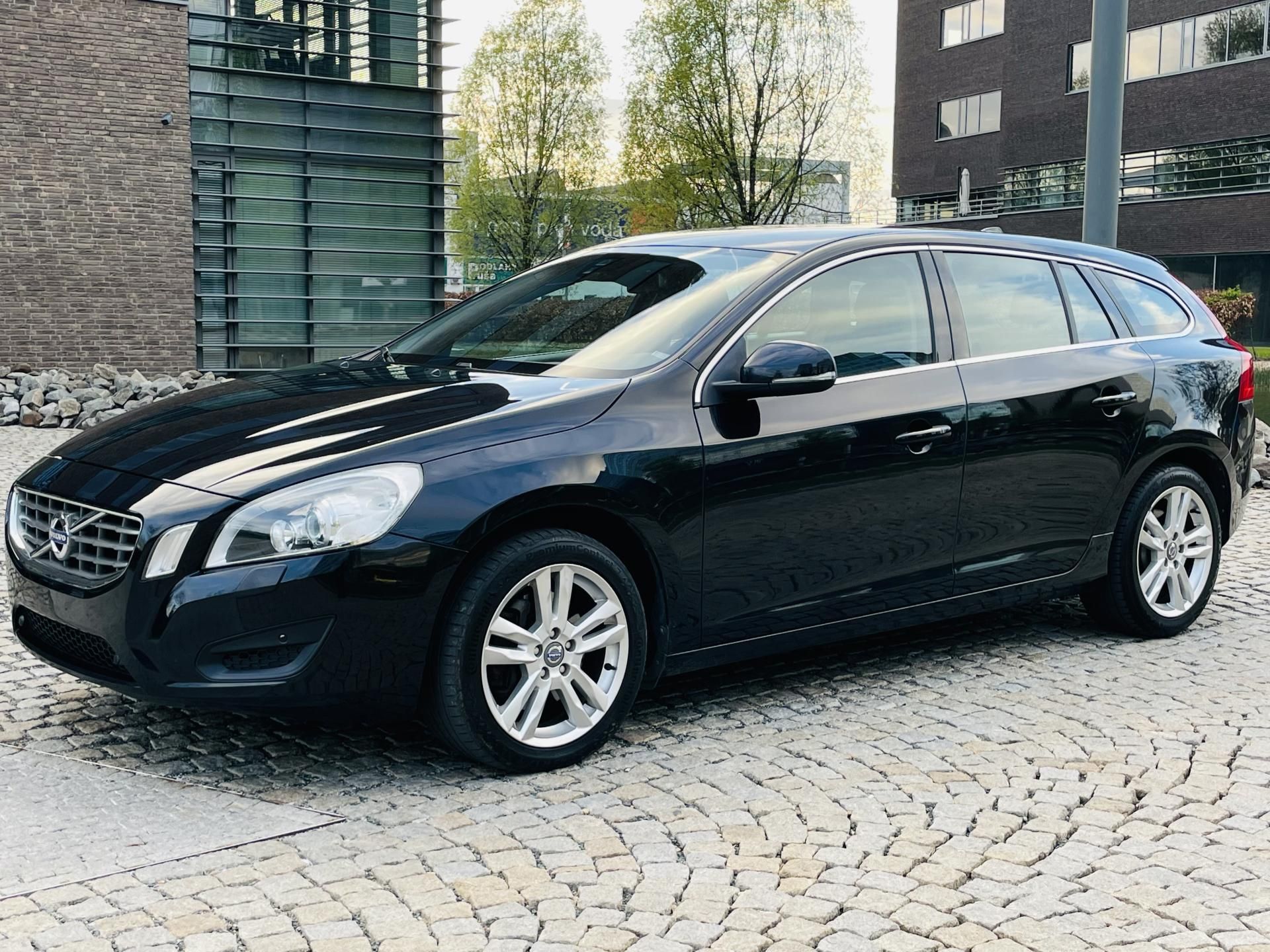 Volvo V60, 2.4D5 MANUÁL VÝHŘEV SERVISKA - fotka 6