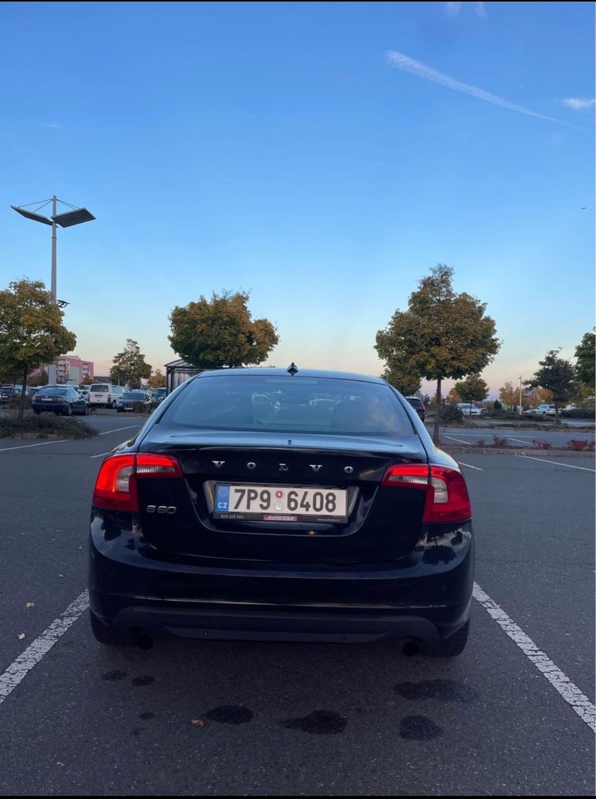 Volvo S60, 1.6 t4 - fotka 4