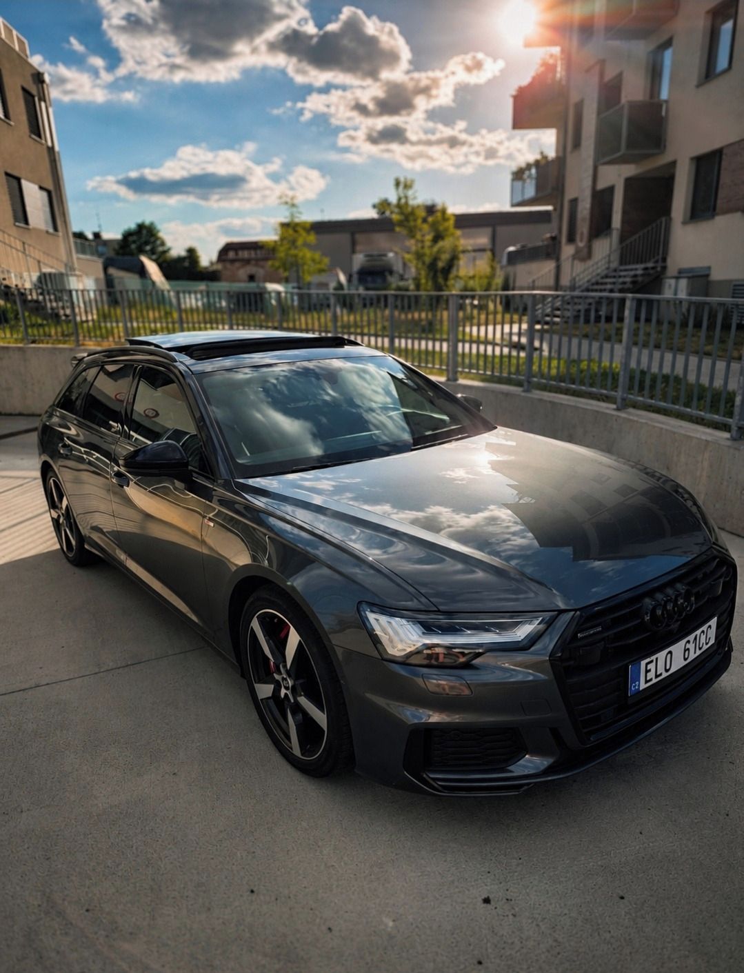 Audi A6 Avant, Nádherný stav , pano, hybrid