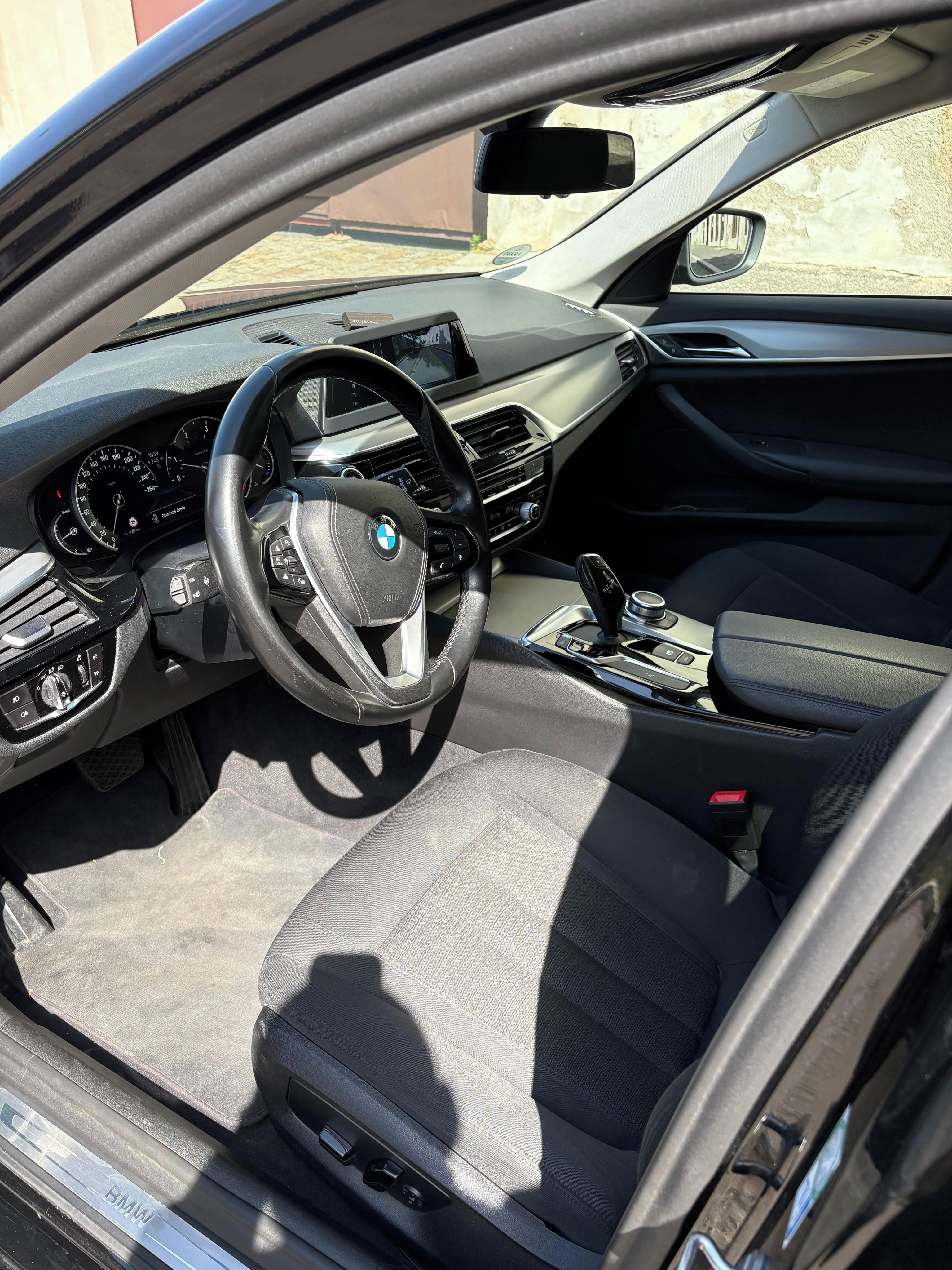 BMW Řada 5, TOURING 520d 4x4 140kW DPH - fotka 6
