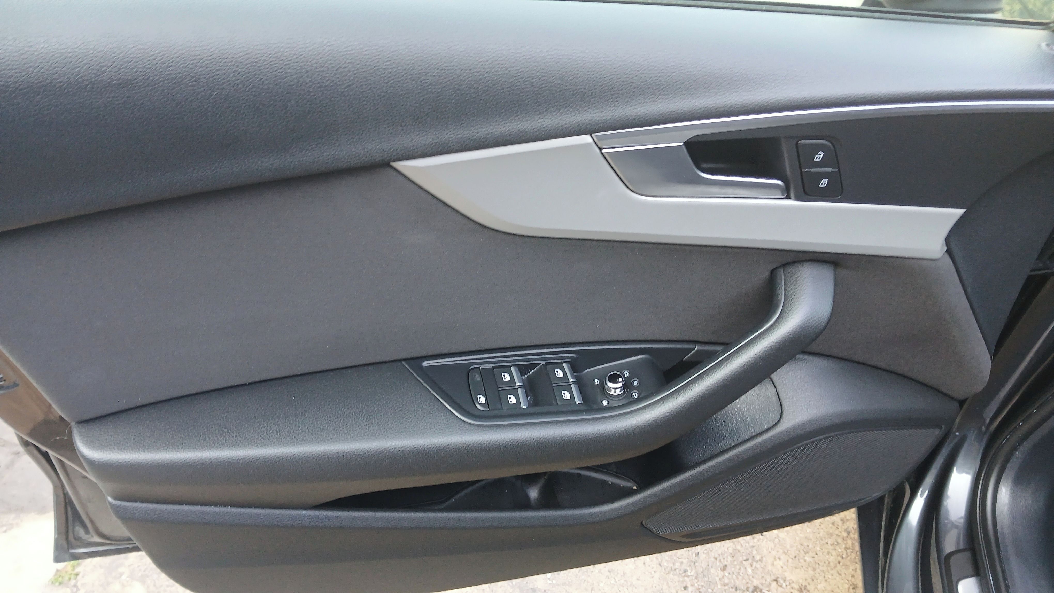 Audi A4 Avant, 2.0 NM novy model.sev - fotka 4