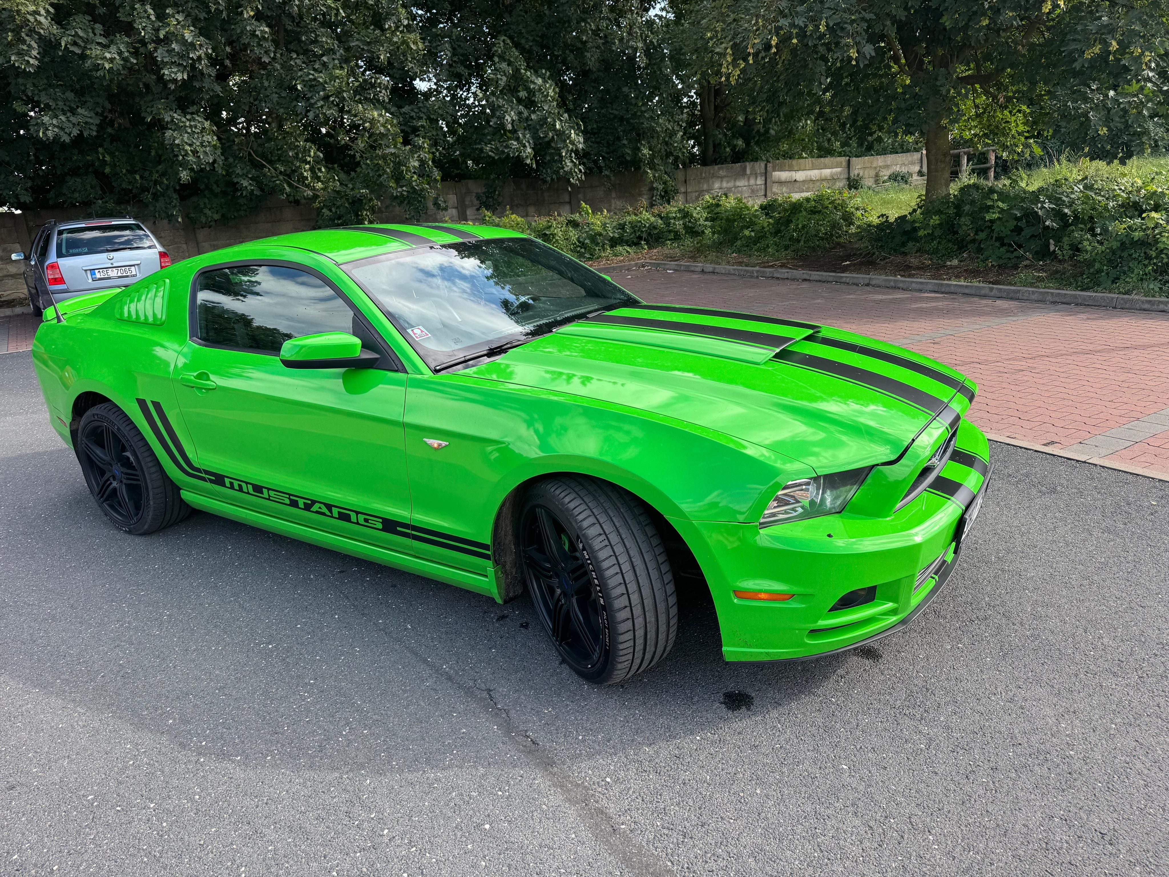 Ford Mustang, Ford Mustang Je to 2014 najeto - fotka 3