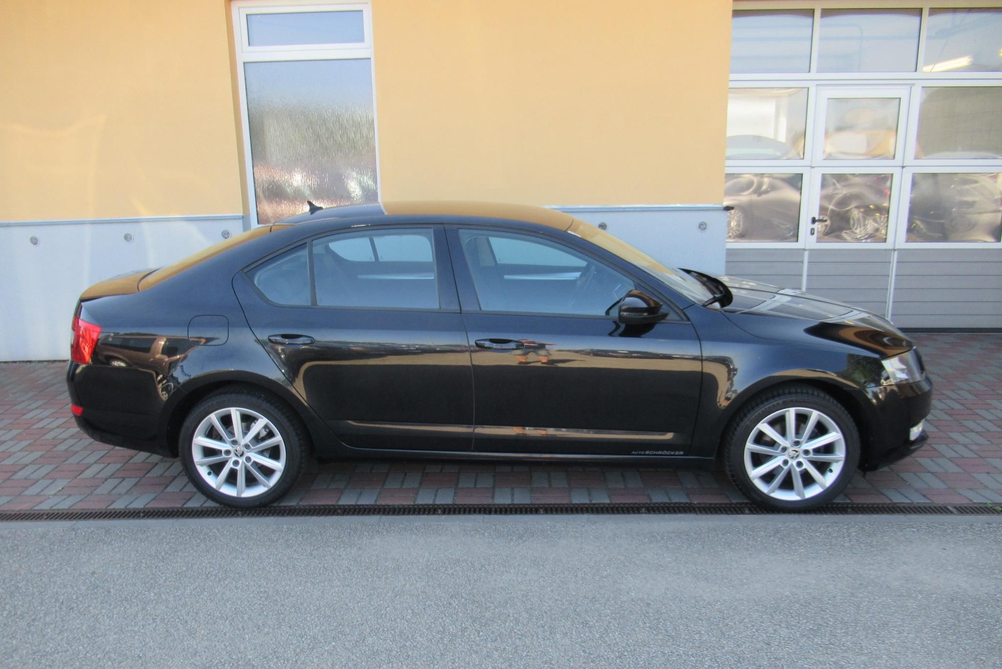 Škoda Octavia, 2.0 TDi DSG  AUT. KLIMA NAVI - fotka 3