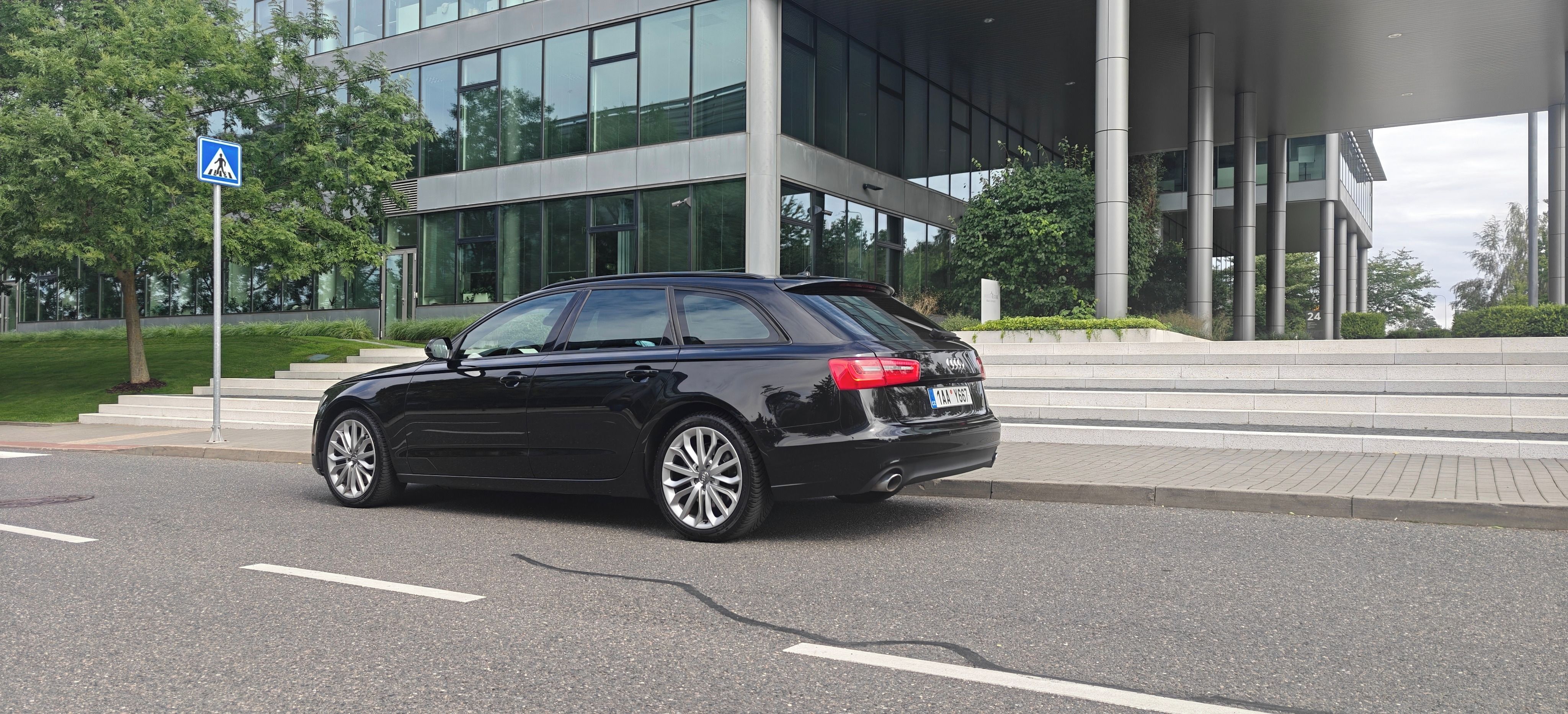 Audi A6, 3.0TDI Servis | Výbava - fotka 3