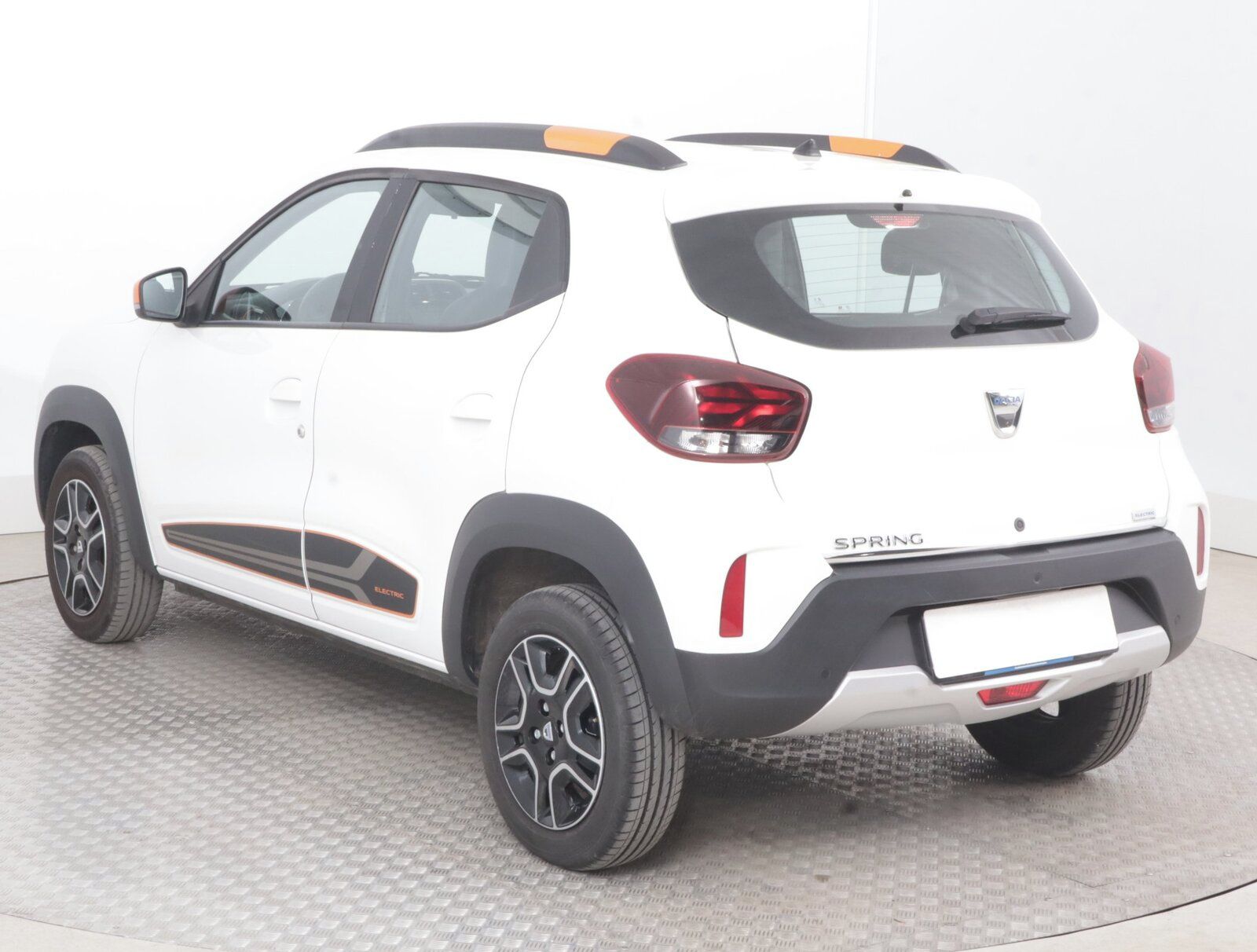 Dacia Spring, Electric 45 (27 kWh), SoH 91% - fotka 4