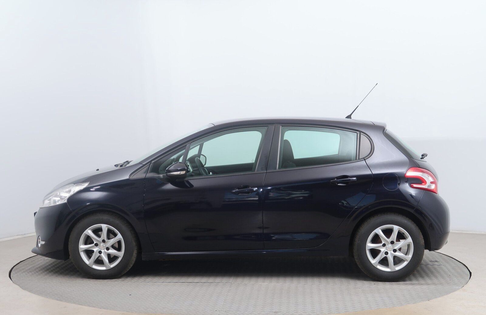 Peugeot 208, 1.4 HDI, ČR,1.maj, Serv.kniha - fotka 3