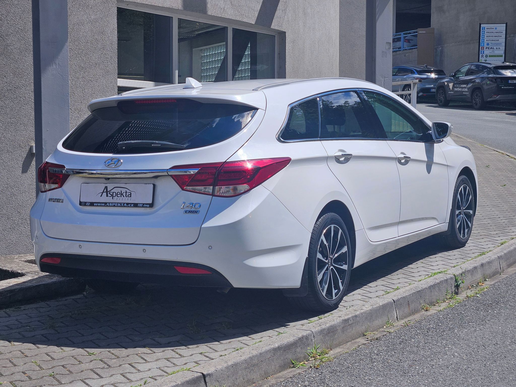 Hyundai i40, 1.6 CRDi Succes Winter, 1.maj. - fotka 5