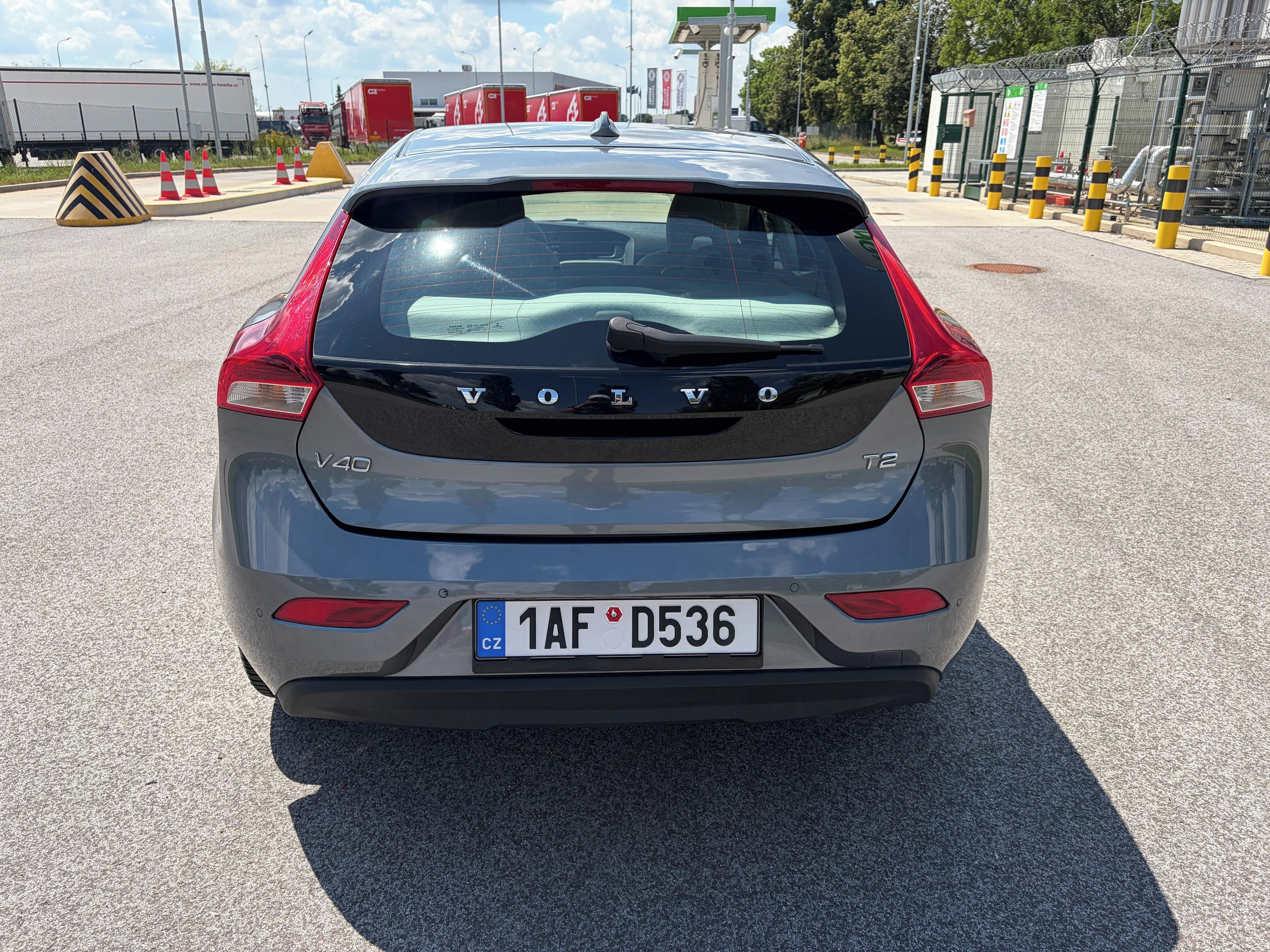 Volvo V40 - fotka 3
