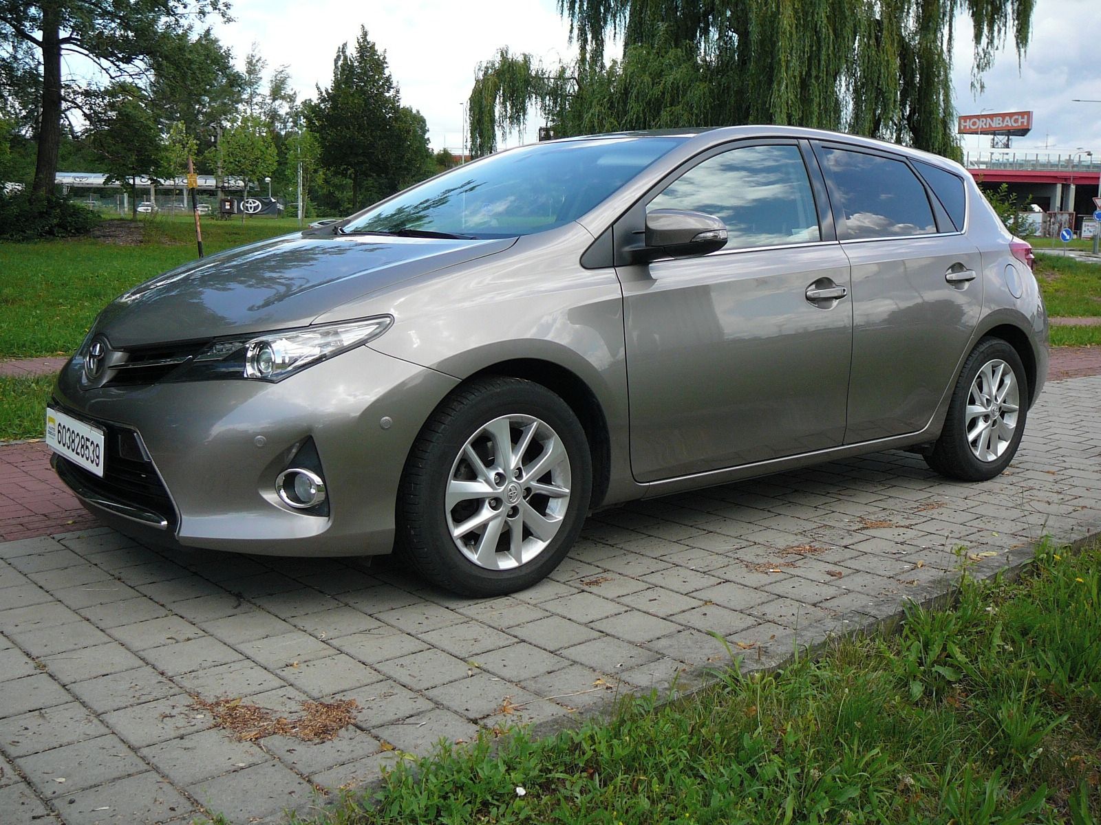 Toyota Auris, 1.6i 97kW ČR 1-MAJ 81000KM!!! - fotka 2