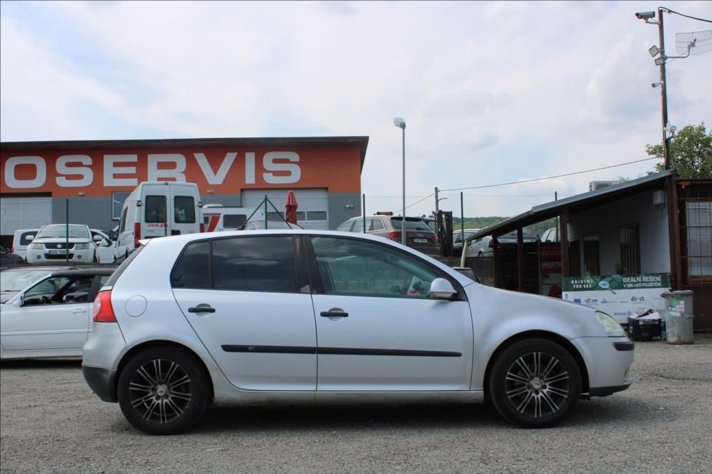 Volkswagen Golf, 1,4 i  DIG. KLIMA, ČR - fotka 4