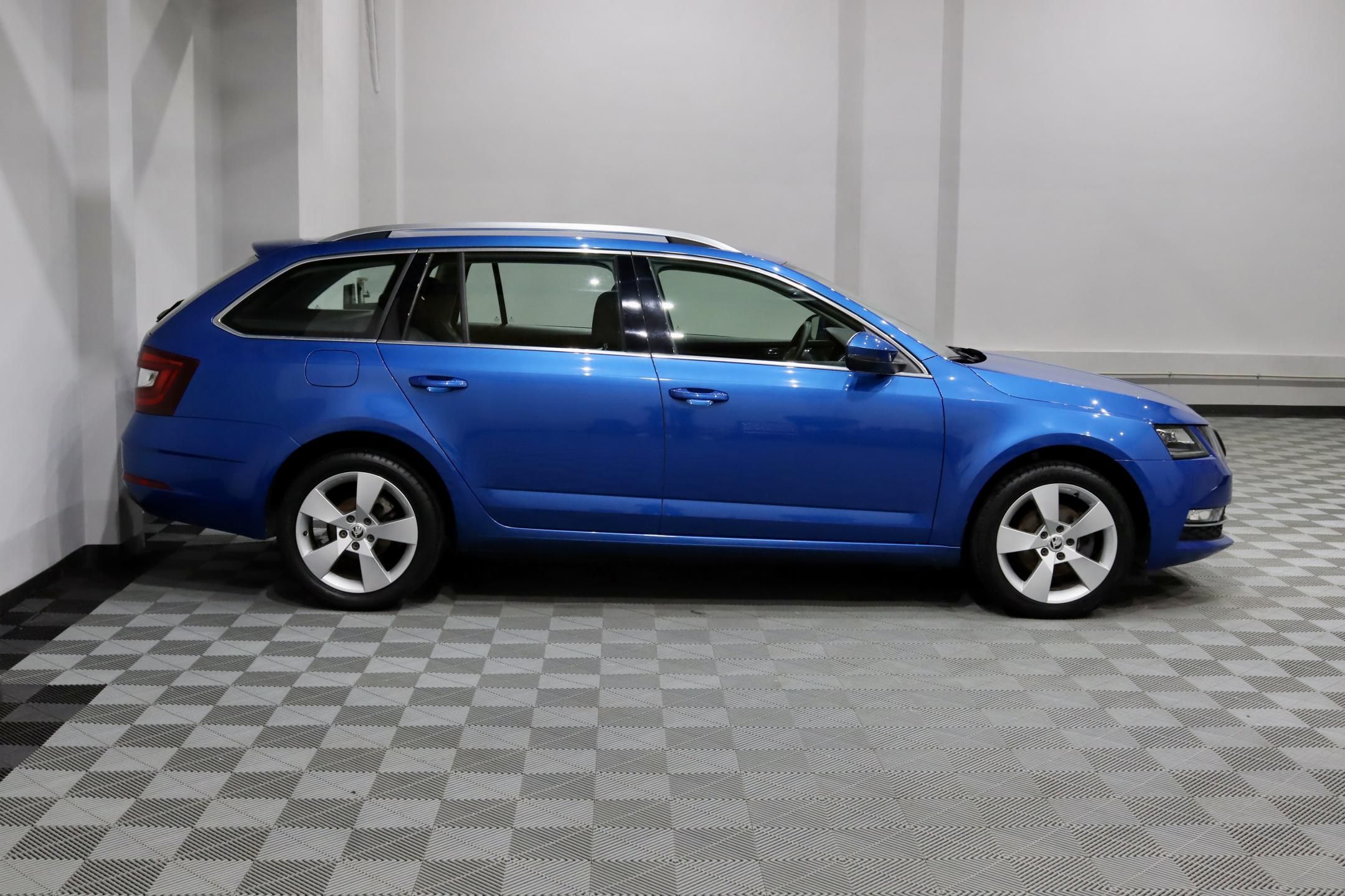Škoda Octavia, 3 FL Combi 1.4 TSI 110 kW - fotka 4