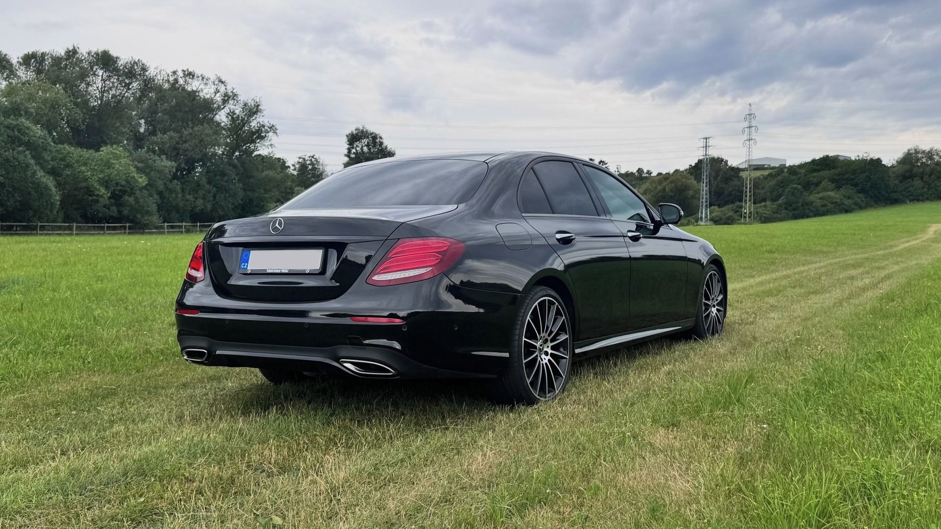 Mercedes-Benz Třídy E, E450 V6 Biturbo 4matic AMG - fotka 6