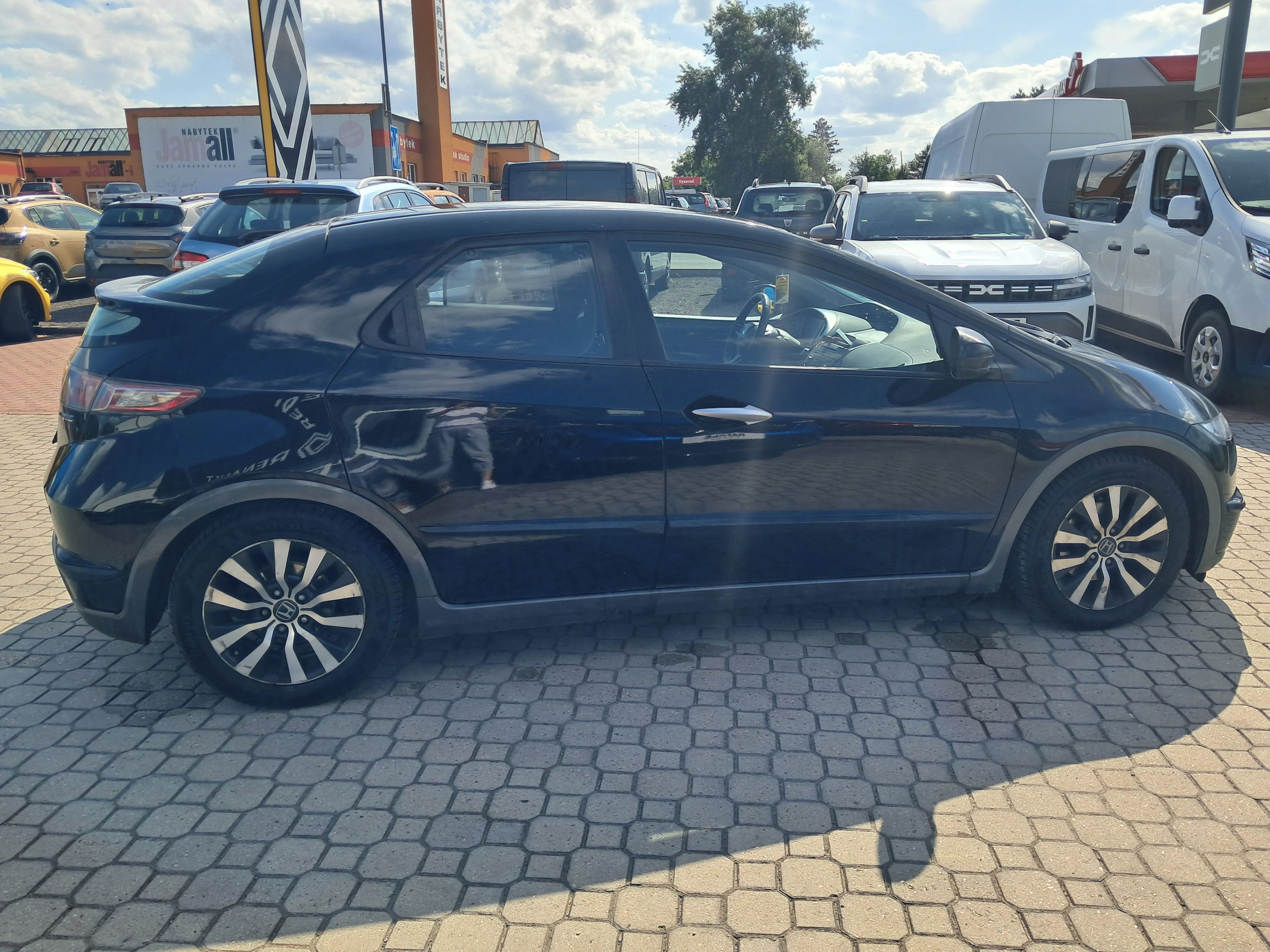 Honda Civic, 1.8/103kW/2008 - fotka 6