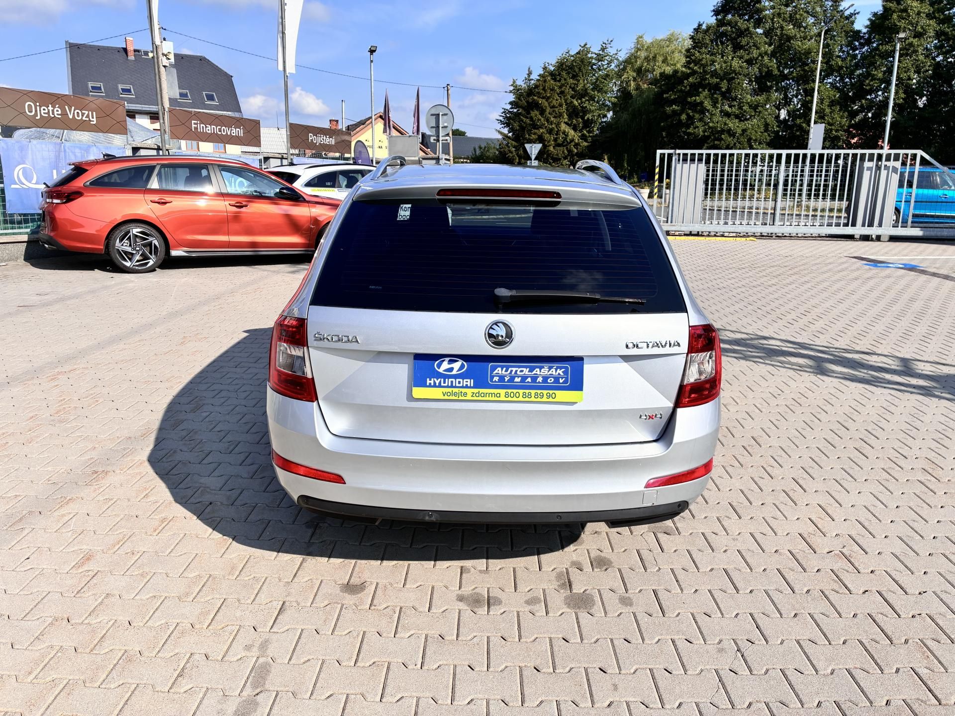 Škoda Octavia, Kombi 1.6TDi 77kW 4x4 ELEGANCE - fotka 6
