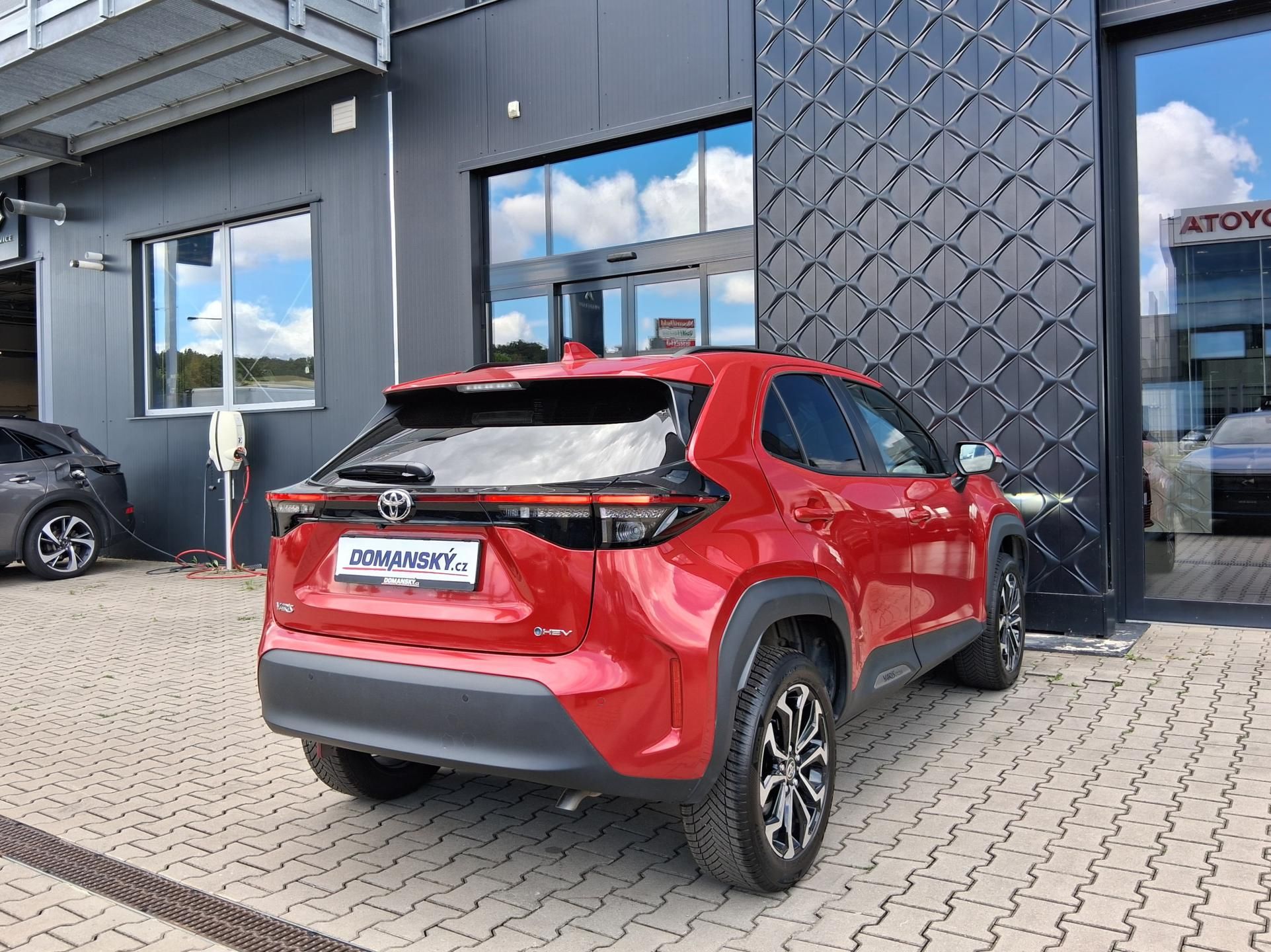 Toyota Yaris Cross, STYLE 1.5 Hyb. 85 kW - fotka 3