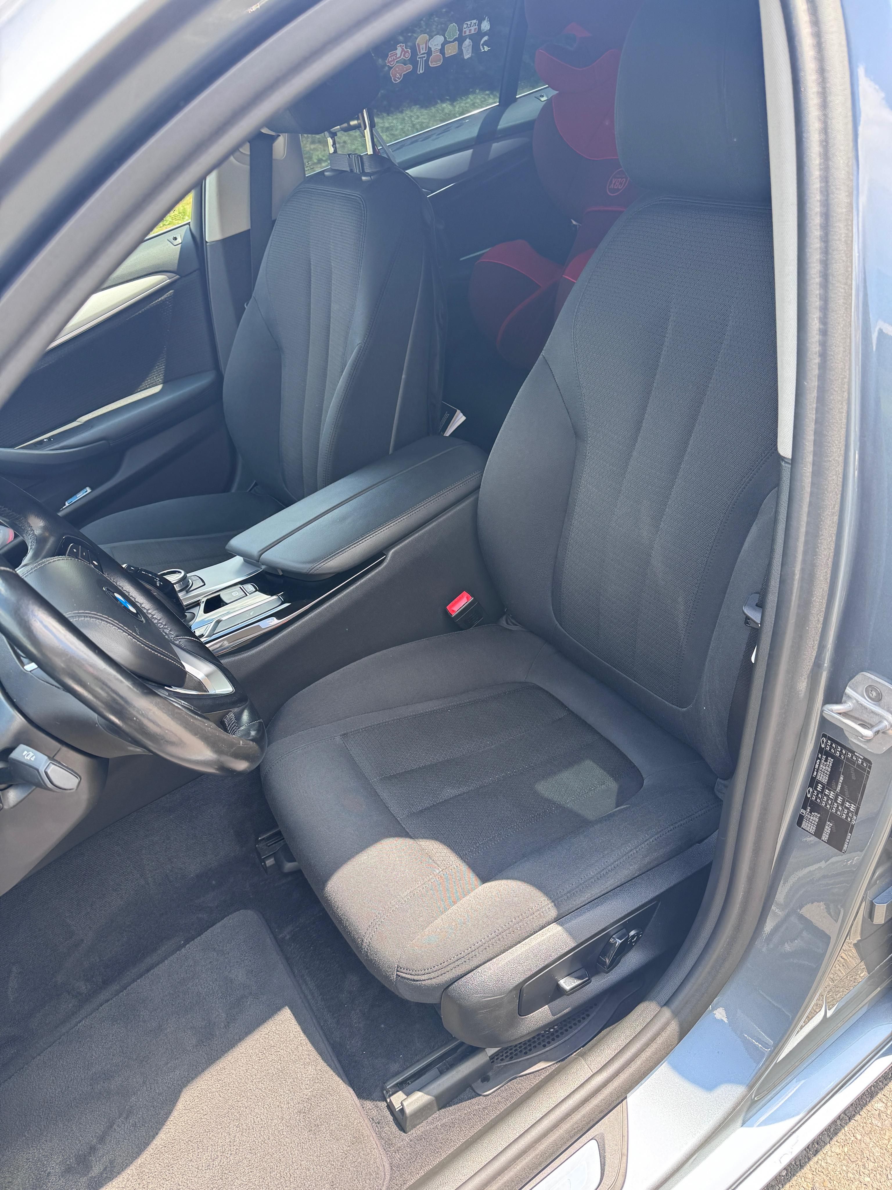 BMW Řada 5, 520d - fotka 5