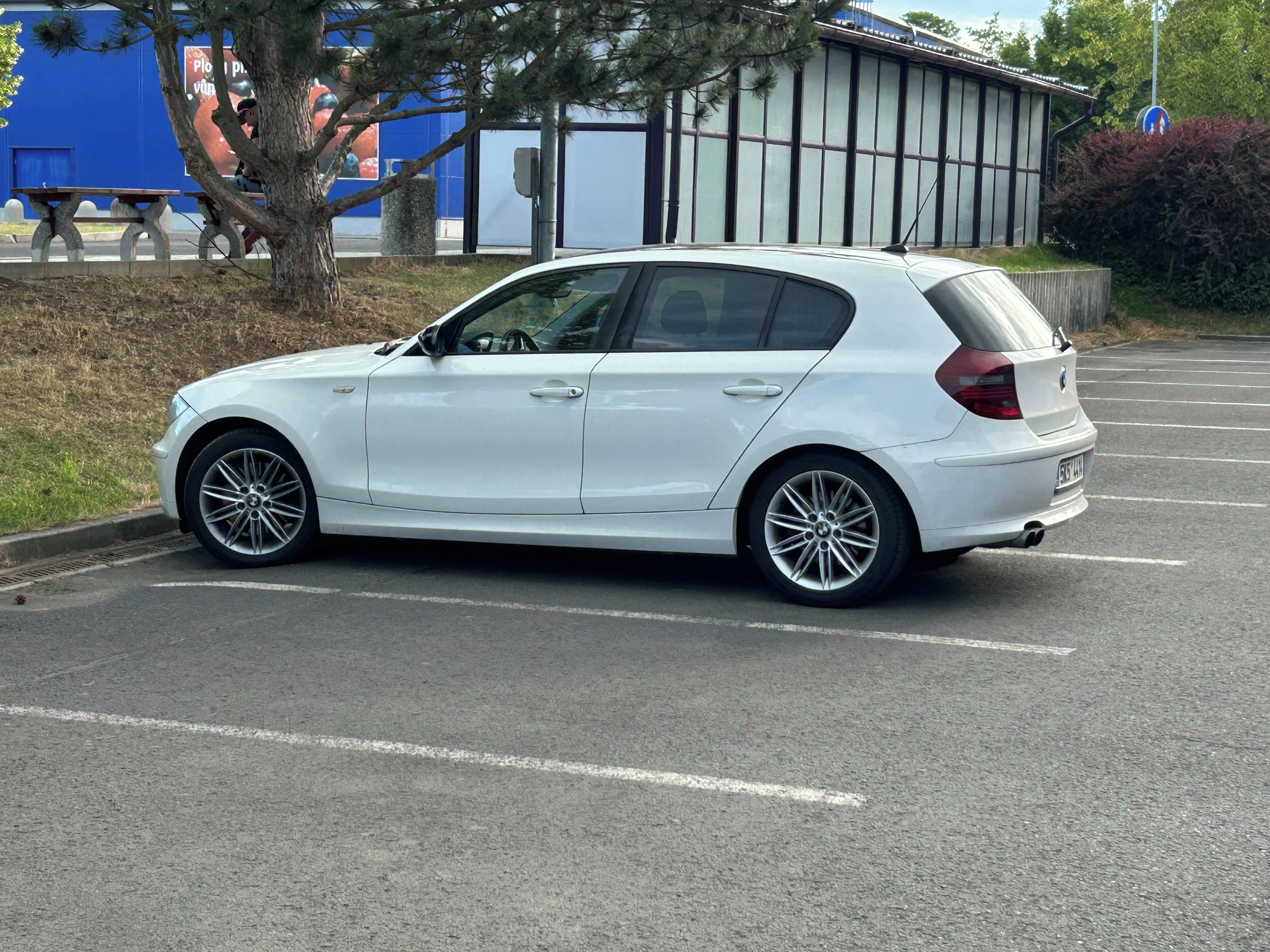 BMW Řada 1, BMW 130i / E87, 265 PS - fotka 4