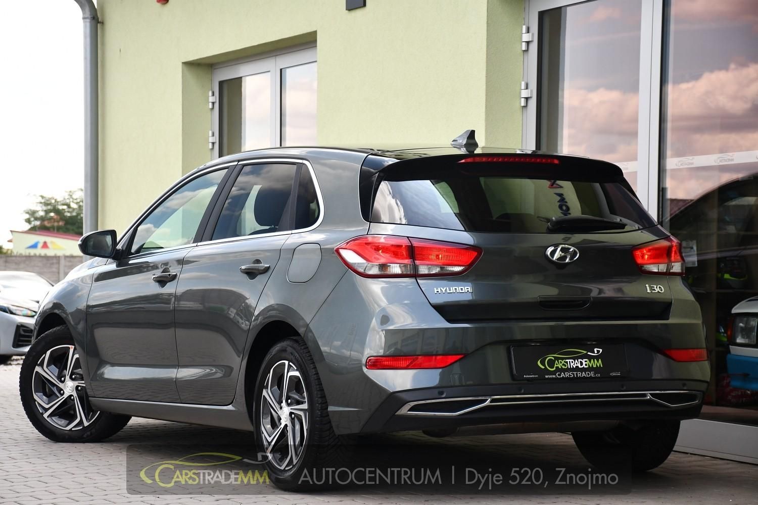 Hyundai i30, 1.0T-GDI ČR FAMILY SMART DCT - fotka 3