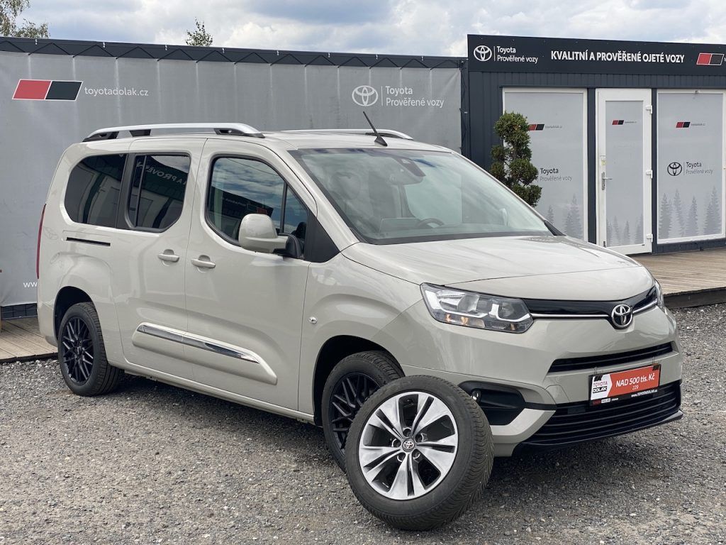 Toyota Proace City Verso, 1.2iT, ČR, Family, 7 míst