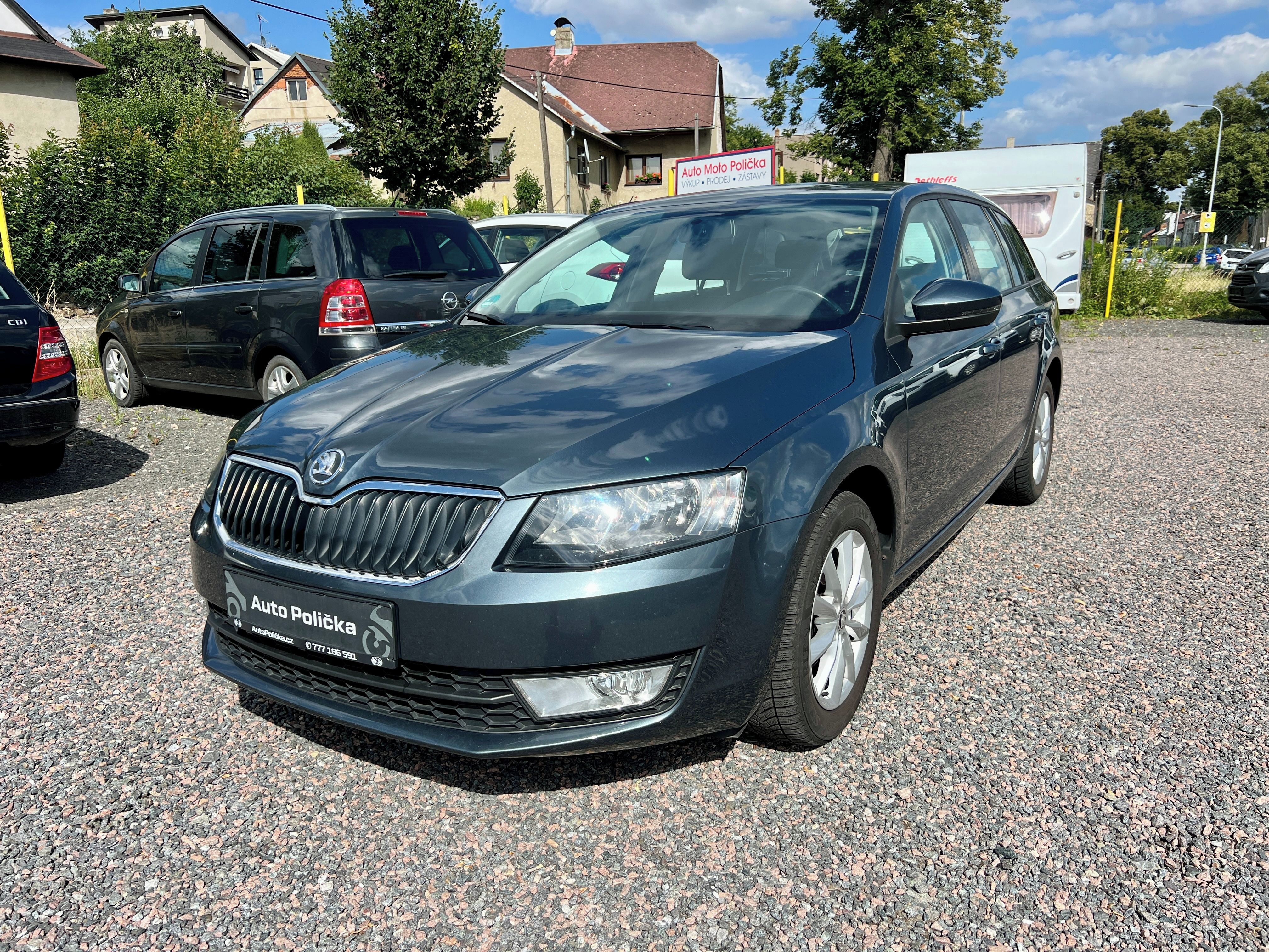Škoda Octavia, 1.6 TDI 77kW DSG PoServisu,STK