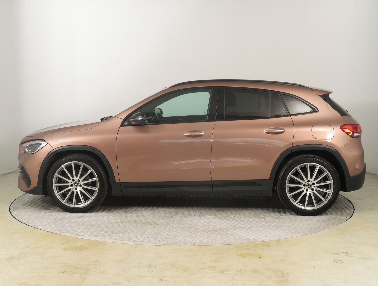 Mercedes-Benz GLA, 220 d 4MATIC, 4X4, Automat - fotka 3