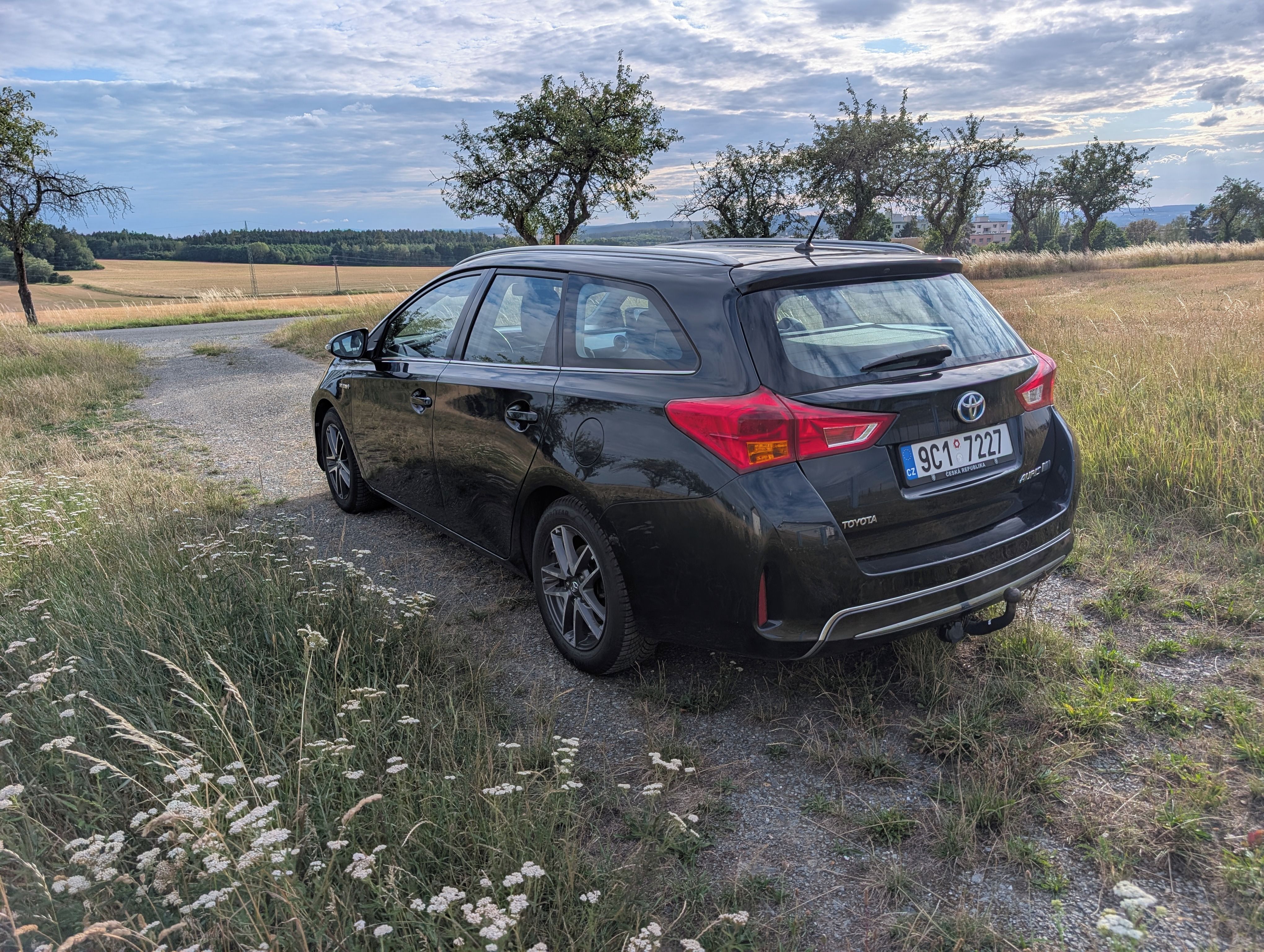 Toyota Auris, Toyota Auris TS HYBRID - fotka 4
