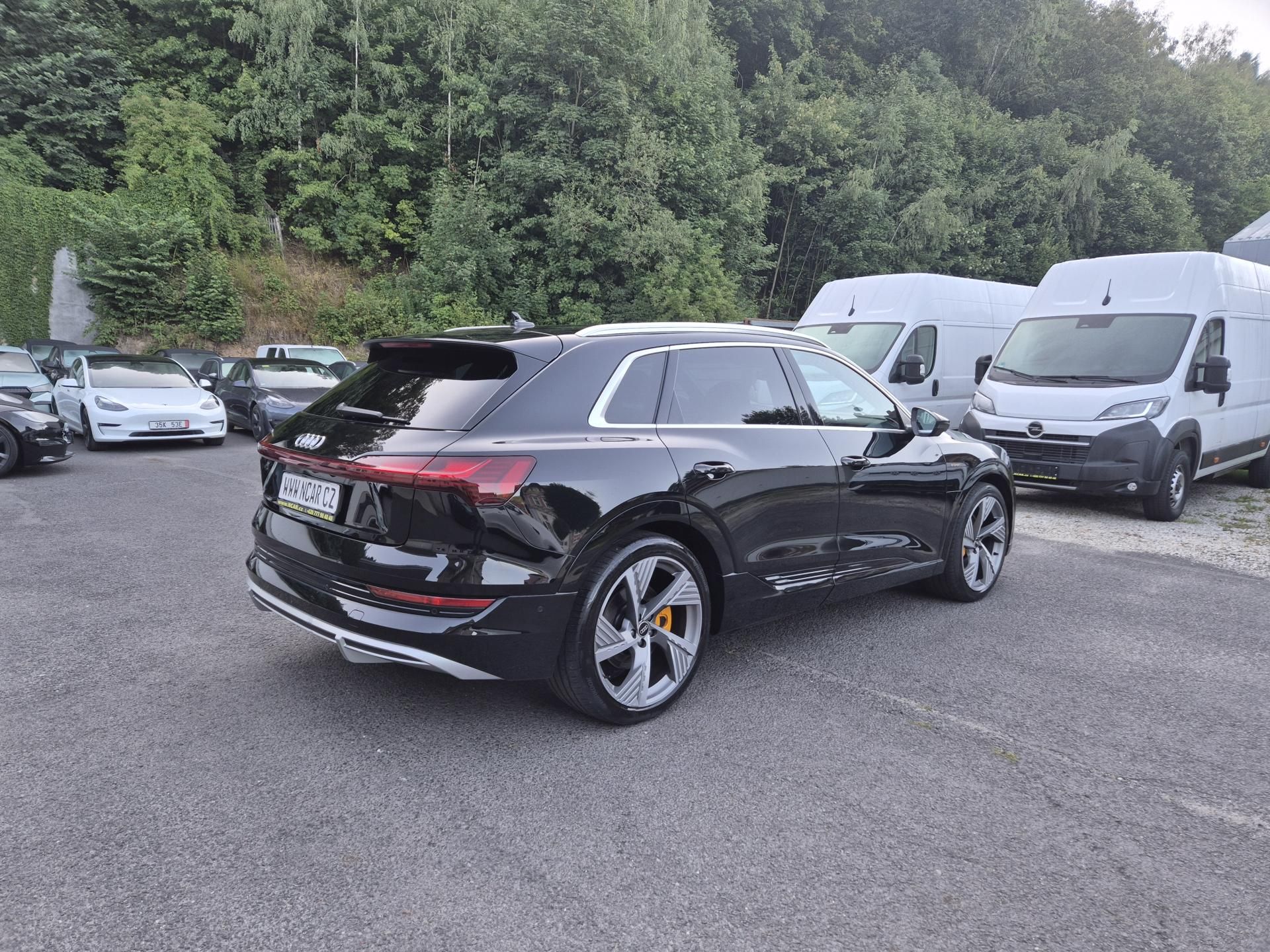 Audi e-tron, 55 QUATTRO 300kw S LINE SOH97% - fotka 5