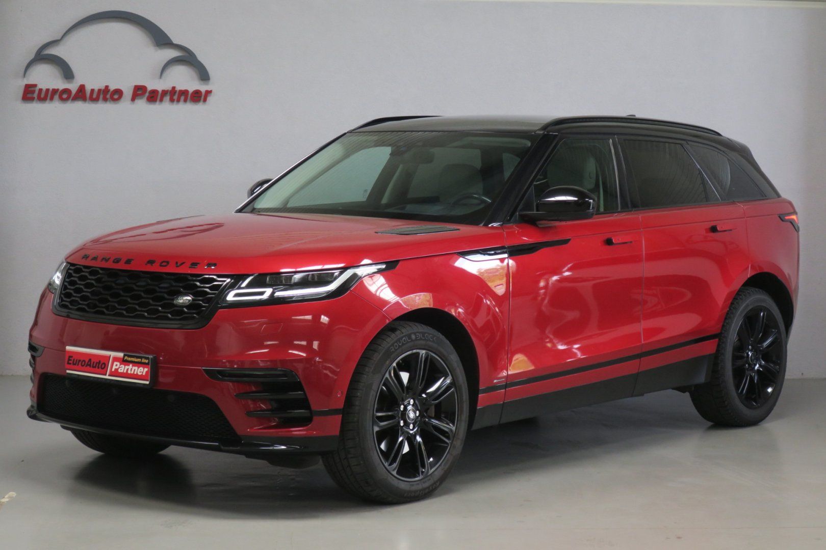 Land Rover Range Rover Velar, D300 R-Dynamic SE, ČR, 1. maj.
