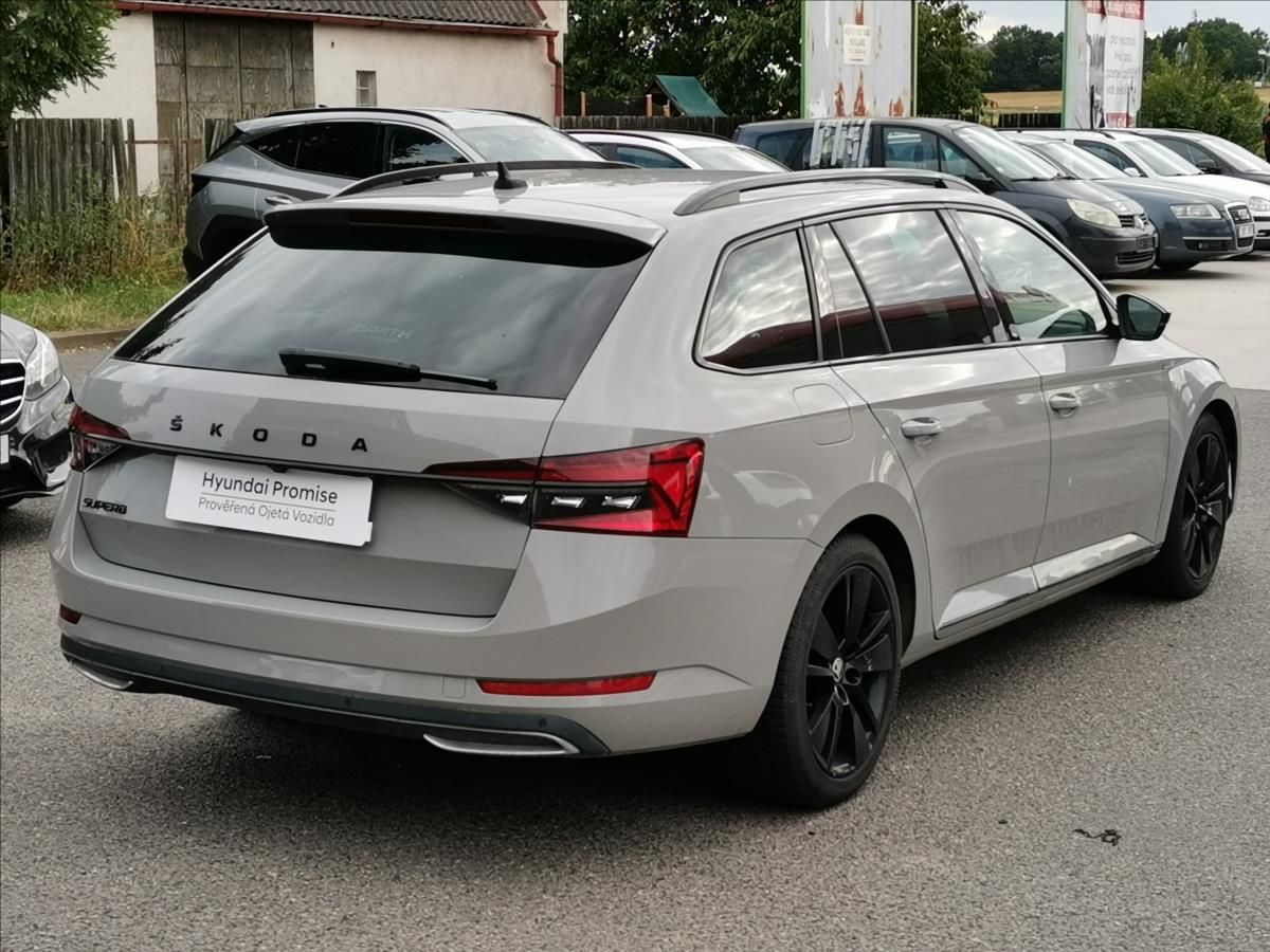 Škoda Superb, 2,0 TDI SportLine Combi DSG - fotka 4