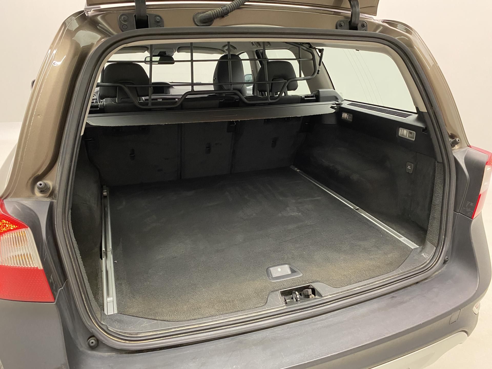 Volvo XC70, D4 AWD KINETIC AUT CZ - fotka 6