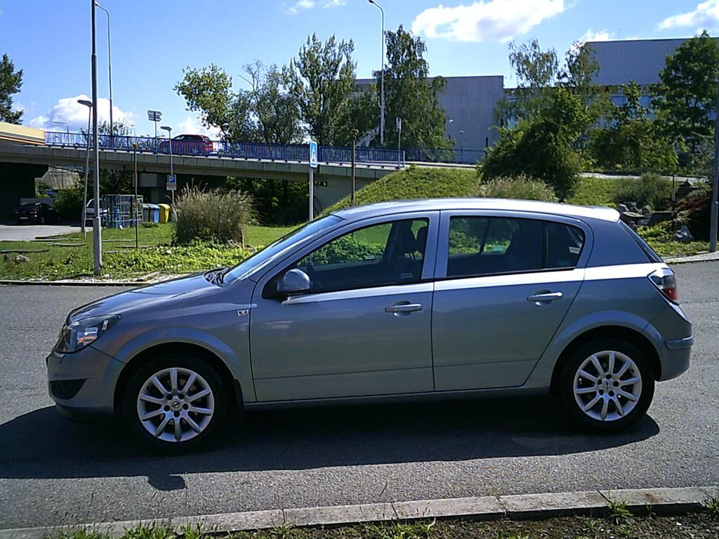 Opel Astra, 1.6i KOUPENO ČR,1.MAJITEL - fotka 2