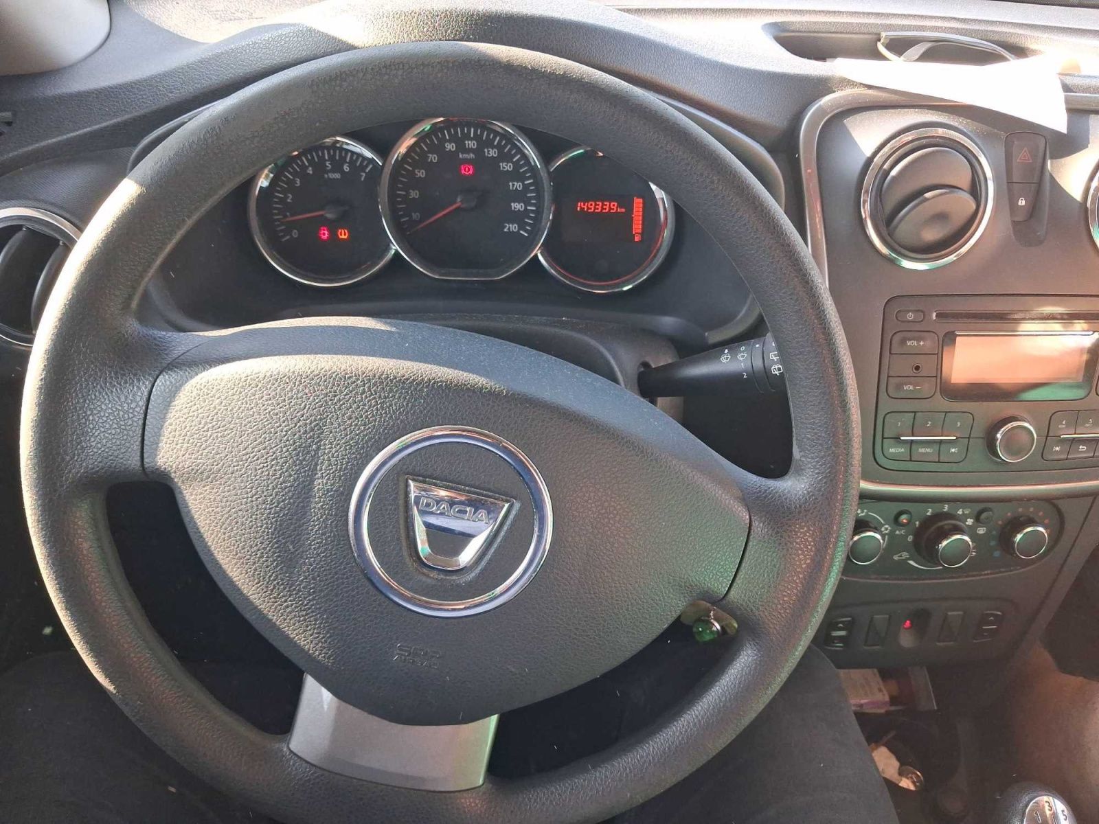 Dacia Logan, 1.2 16V, Klima, El. okna - fotka 3