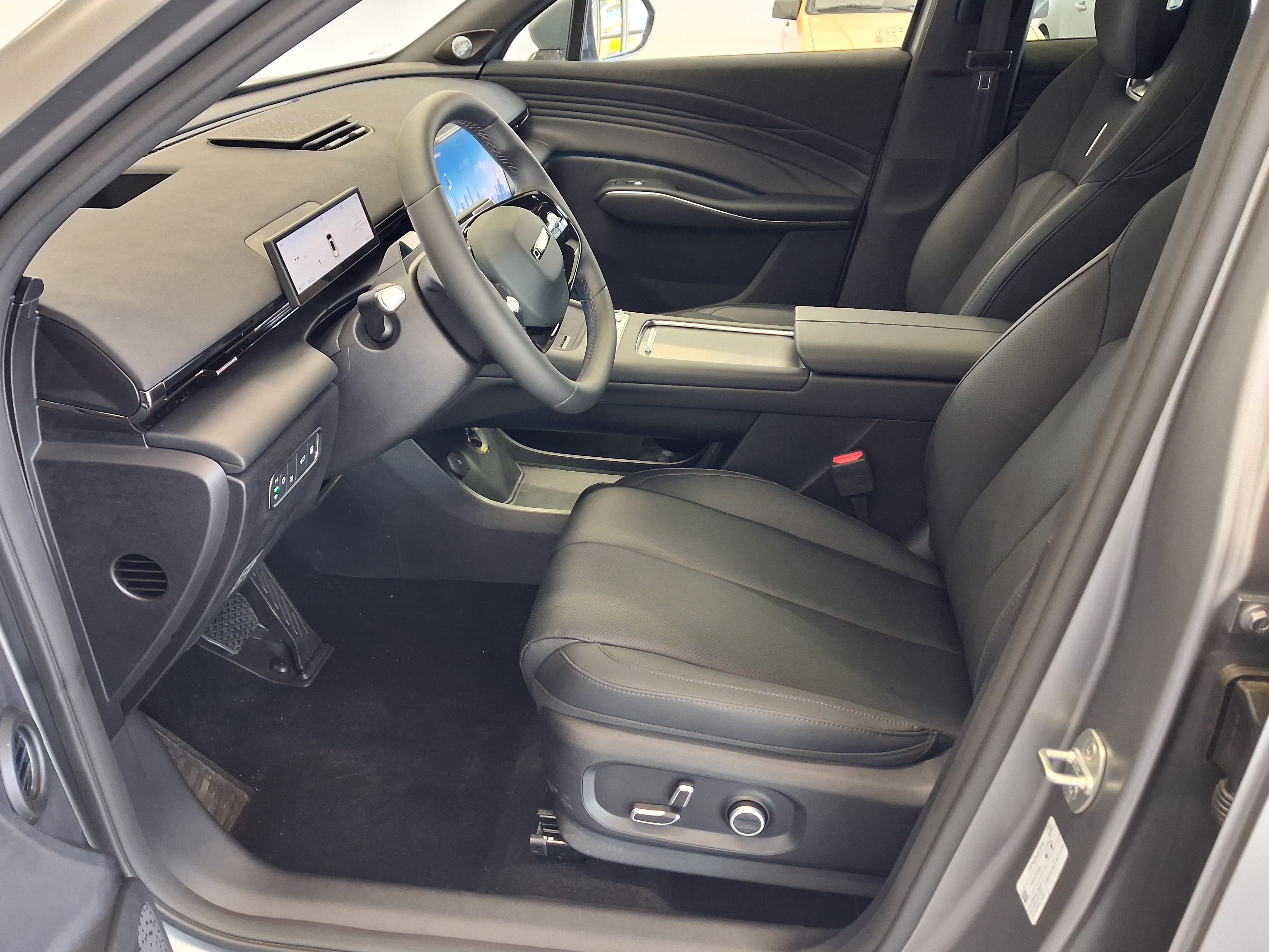 Omoda 7, Luxury 1.5 tGDI PHEV - fotka 5