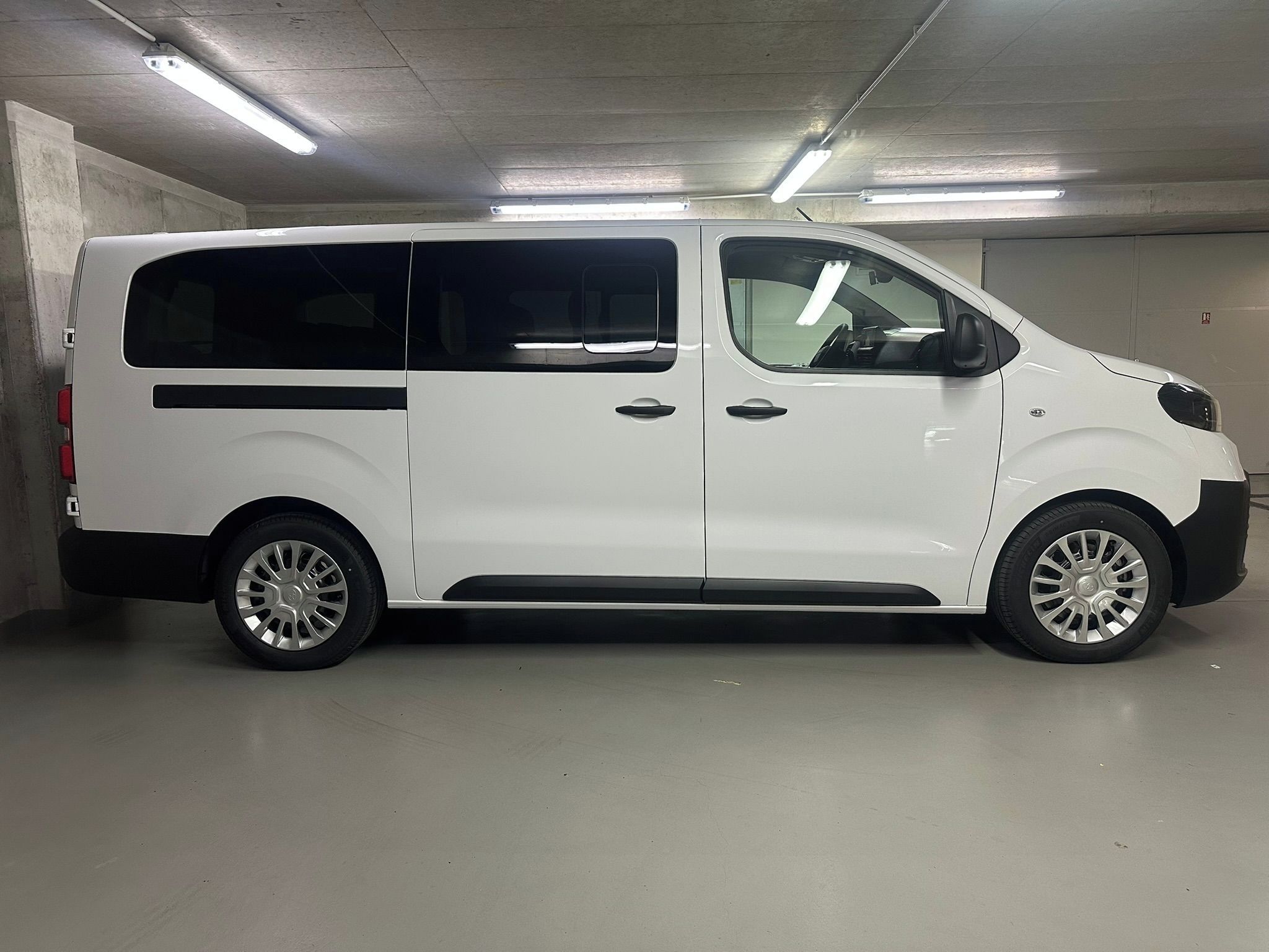 Toyota Proace Verso, 2.2 D, 150 K, L2 Combi - fotka 4