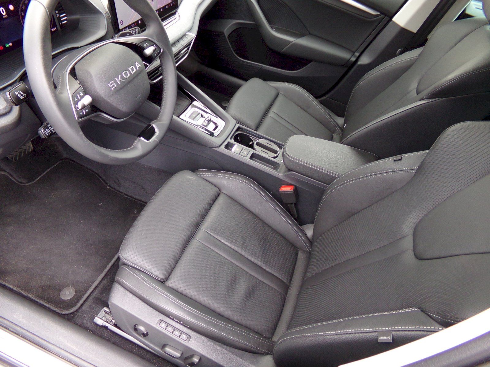 Škoda Octavia, Combi Exclusive Selection 2.0T - fotka 6