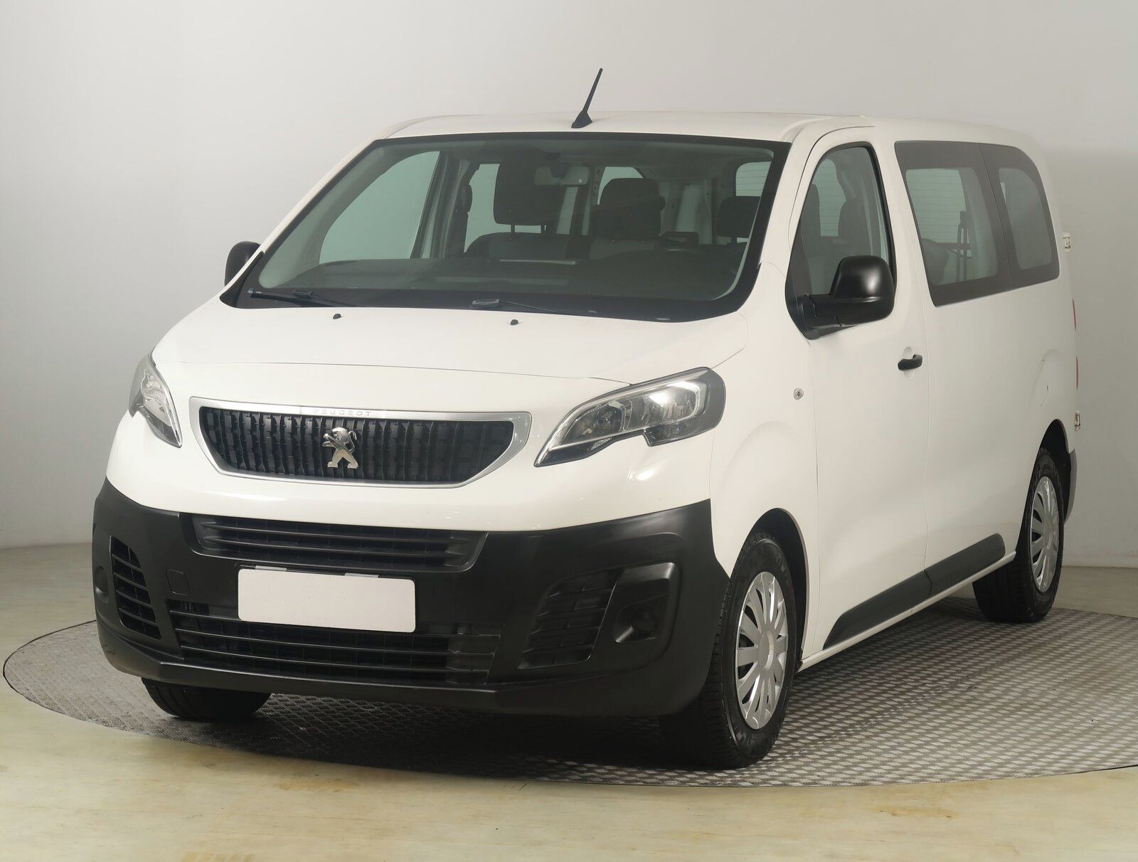 Peugeot Expert, 1.6 BlueHDi, Combi, 6 míst, L2 - fotka 2