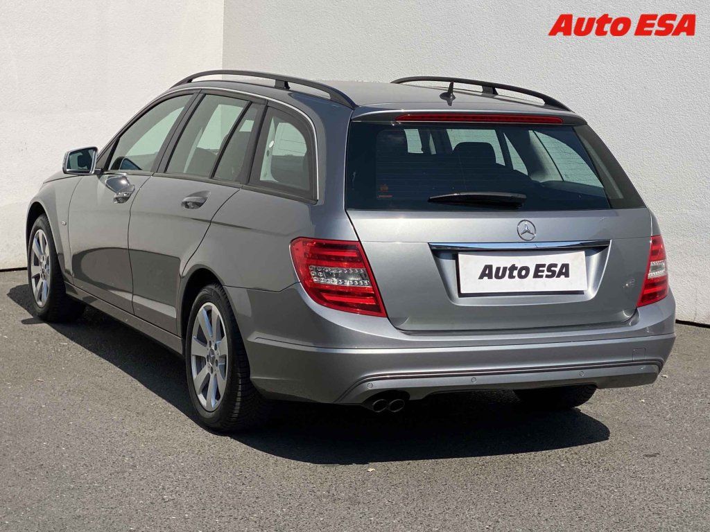 Mercedes-Benz Třídy C, 2.1 C200T - fotka 6