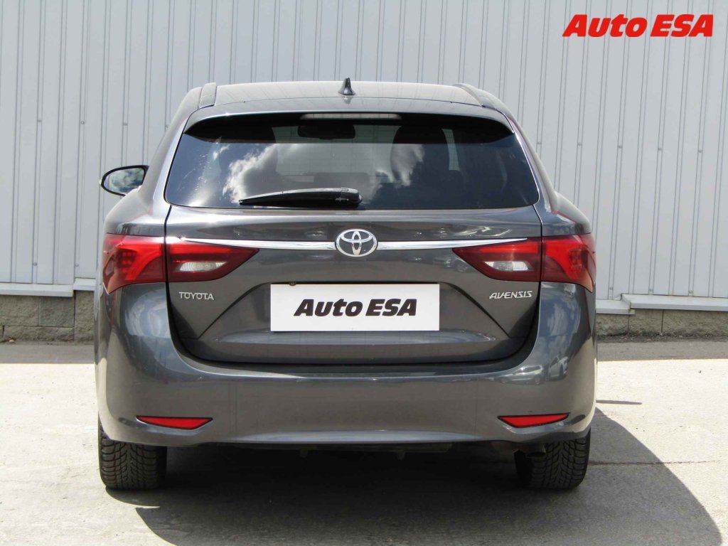 Toyota Avensis, 2.0 D - fotka 5