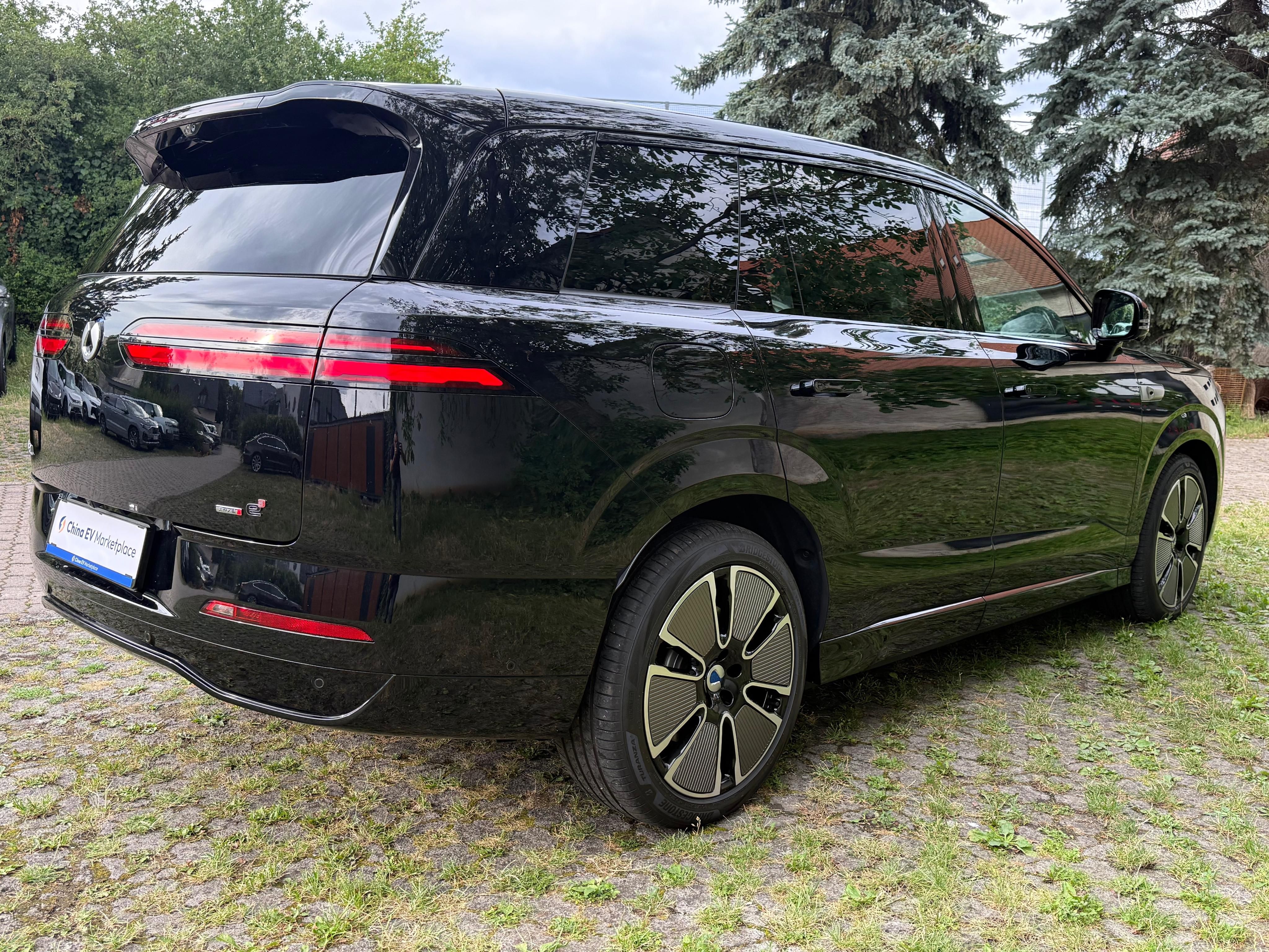 Denza, N8L Flagship PHEV 560 kW, DPH - fotka 6