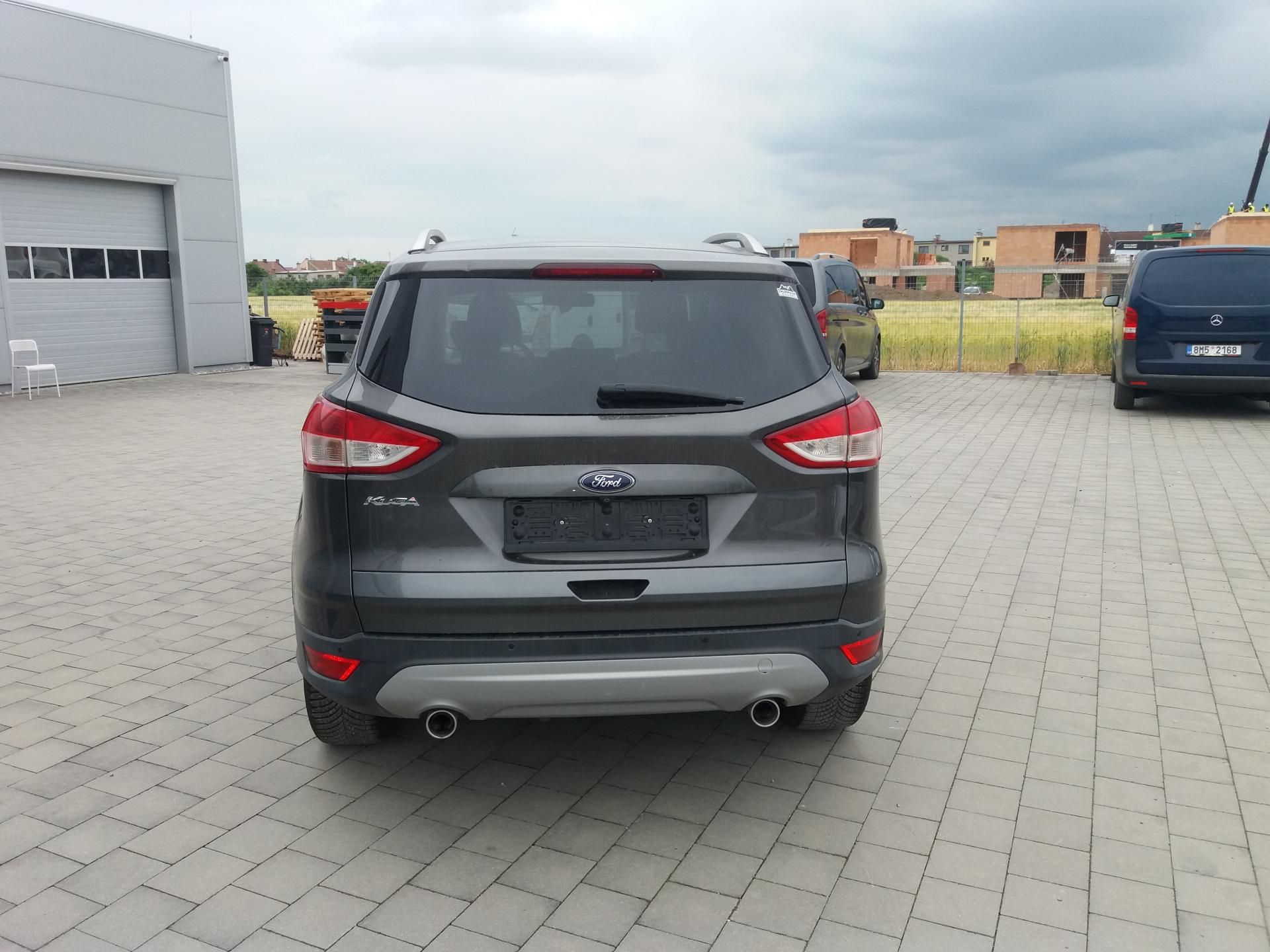 Ford Kuga, 2.0TDCi,110kW,TAŽNY,SERV.KNÍŽK - fotka 4
