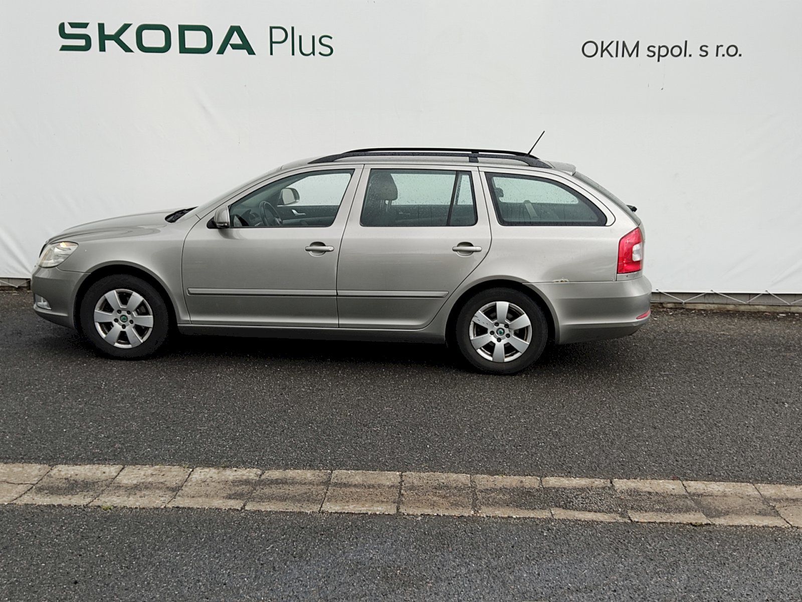 Škoda Octavia, Combi Ambiente 1,6 Tdi 77 Kw - fotka 3