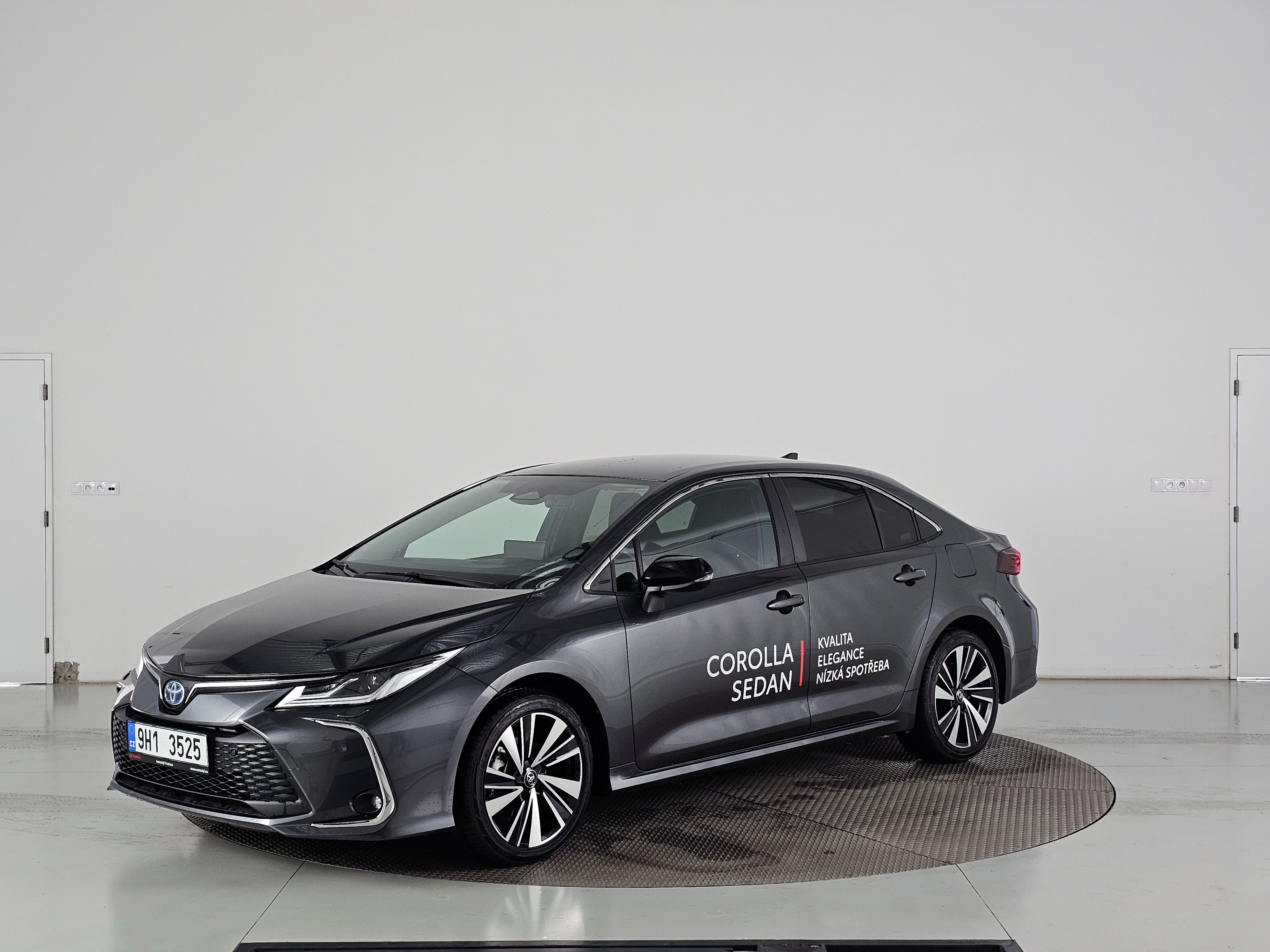 Toyota Corolla, 1.8 HEV 140k Style + tažné