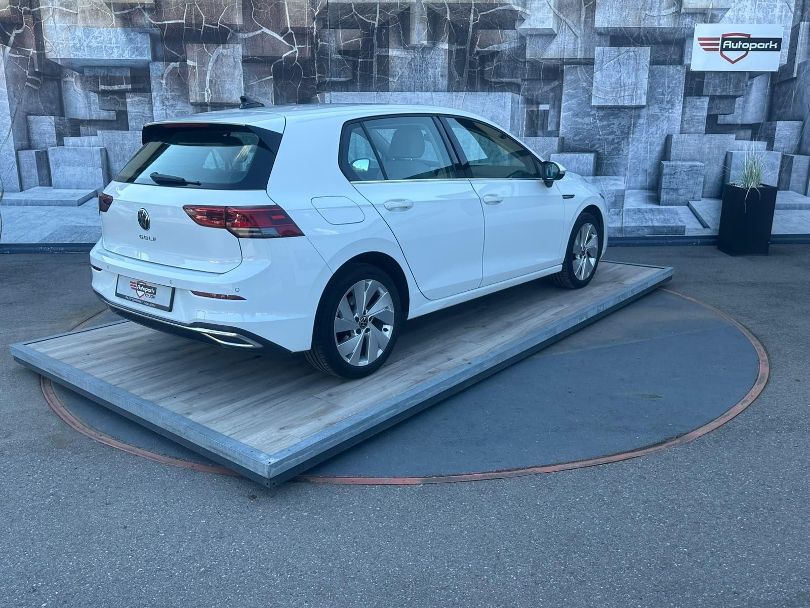Volkswagen Golf, 2.0TDi, 110KW,STYLE,MATRIX,DPH - fotka 6