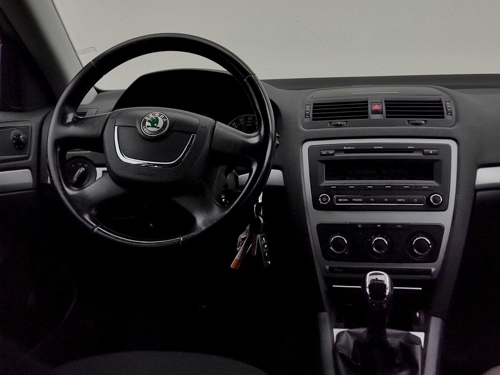 Škoda Octavia, Combi Ambiente 1,6 Tdi 77 Kw - fotka 6