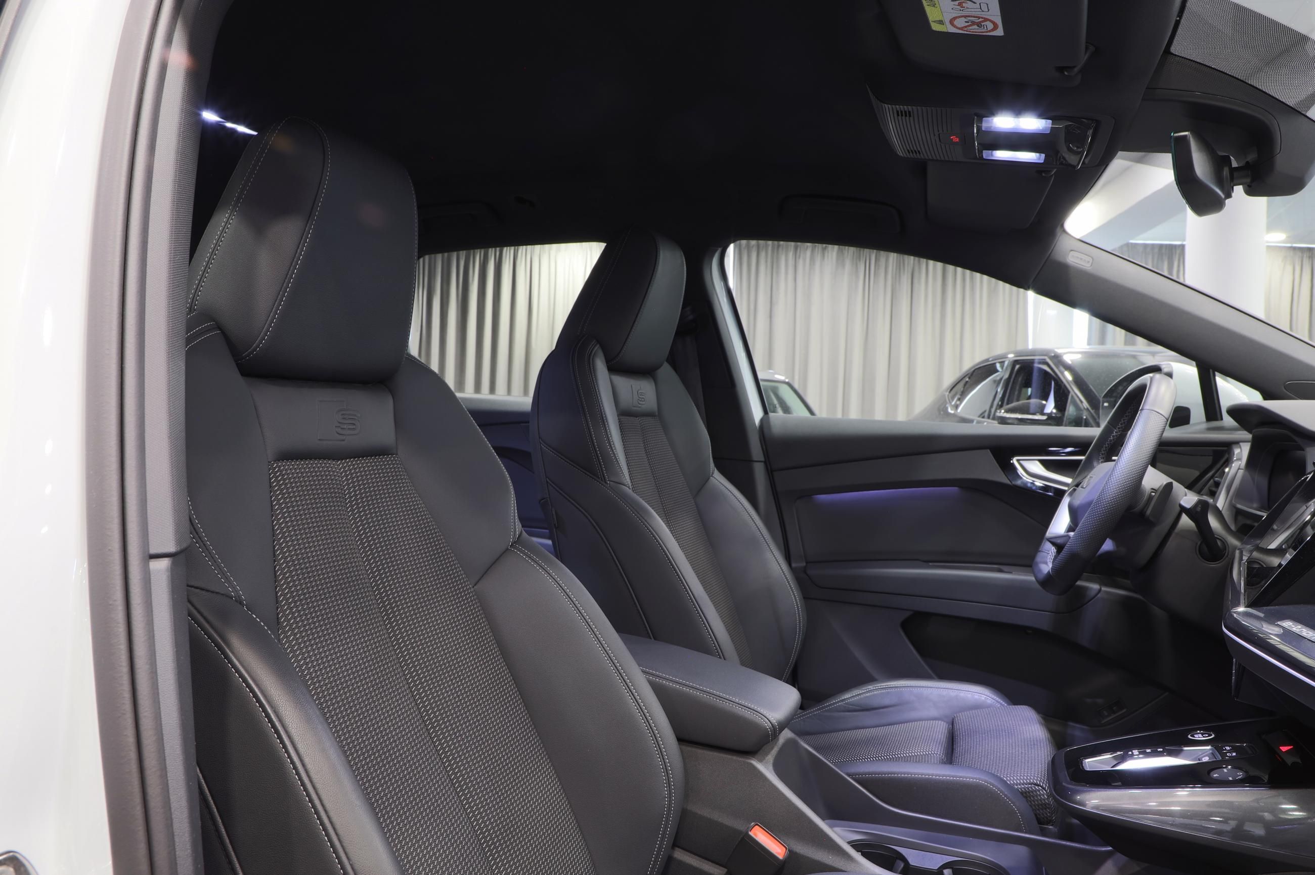 Audi Q4 e-tron, Q4 e-tron 35 128kW S-Line - fotka 6