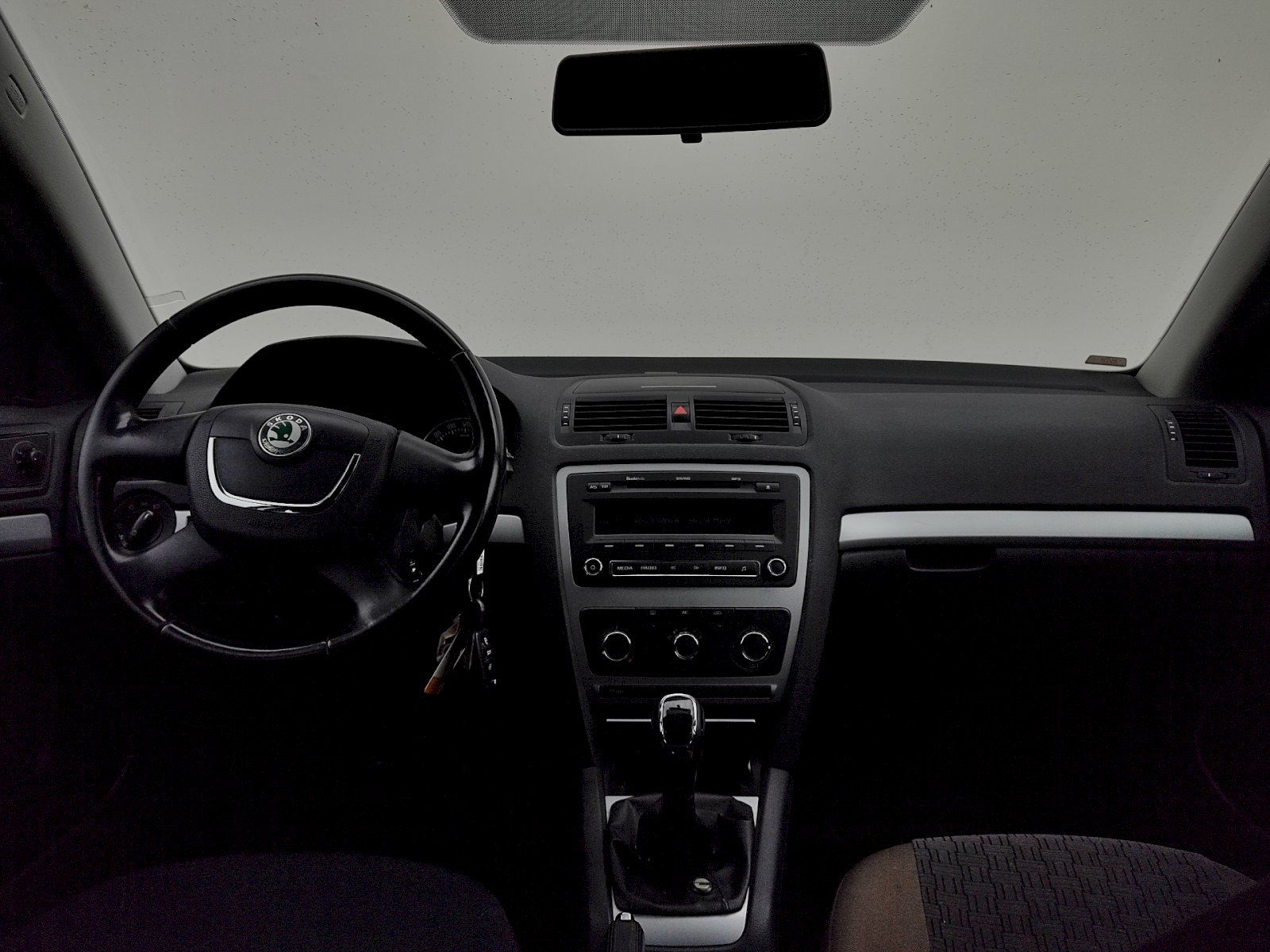 Škoda Octavia, Combi Ambiente 1,6 Tdi 77 Kw - fotka 5